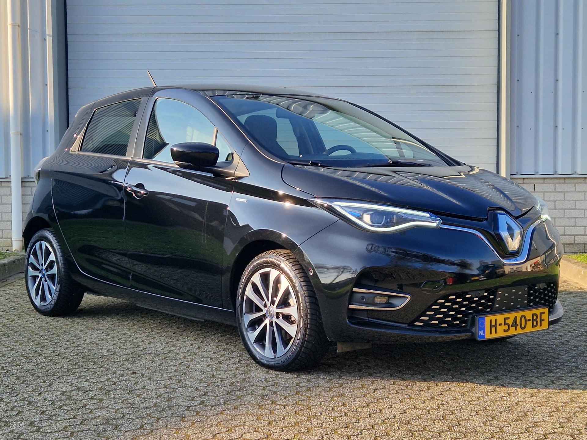 Renault ZOE R135 Edition One 52 kWh / Dealer Onderhouden / Koop Accu / Snel Laden / Stoel & Stuur Verwarming / Apple Carplay & Android Auto / Groot Navigatie Scherm / Bose audio / Achterruitrijcamera / Ledere Bekleding / - 21/37