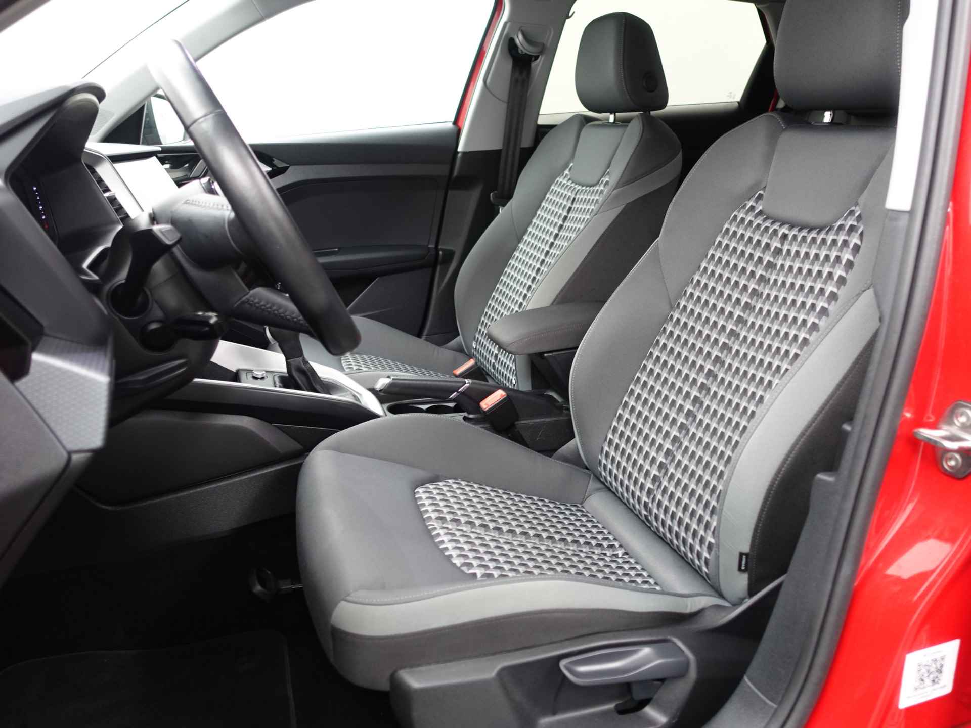 Audi A1 Citycarver 30 TFSI S-line Aut- Two Tone, Xenon Led, CarPlay, Virtual Cockpit, Keyless, Stoelverwarming - 25/39