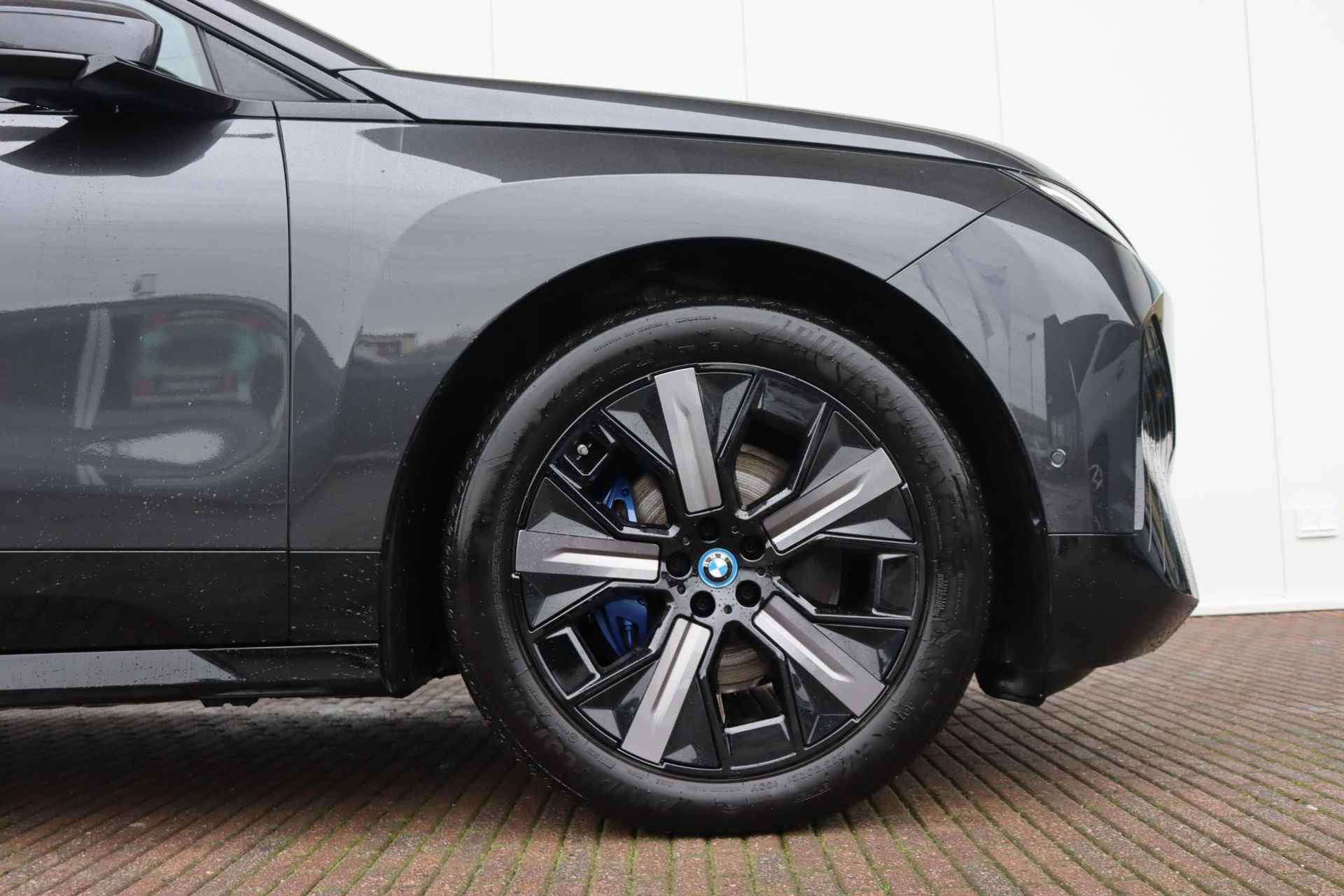 BMW iX xDrive40 Business Edition Plus 77 kWh Sportpakket / High Executive / Comfort Access / Trekhaak met elektrisch wegklapbare kogel / panoramadak Sky Lounge / Harman Kardon - 5/33