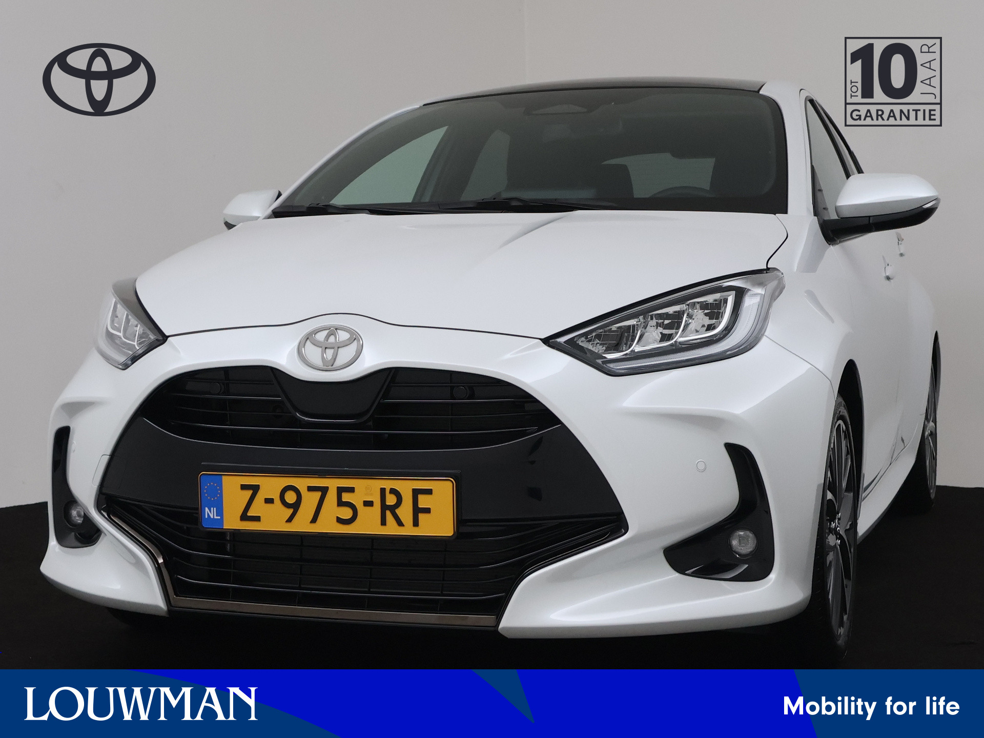 Toyota Yaris 1.5 Hybrid 130 Executive | JBL | Panoramadak | Head-up Display | Navigatie | Camera | Parkeersensoren | LM velgen | Stoel en stuurwiel verwarmd |