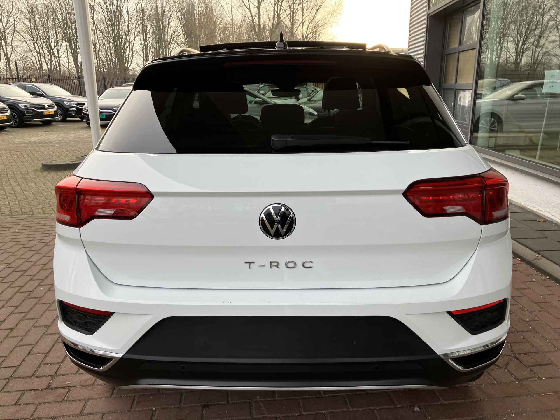 Volkswagen T-Roc 1.5 TSI Style / DSG / 18 Inch / Virtual Cockpit / Panorama dak / Zwart dak / 12 Maanden Garantie! - 14/25