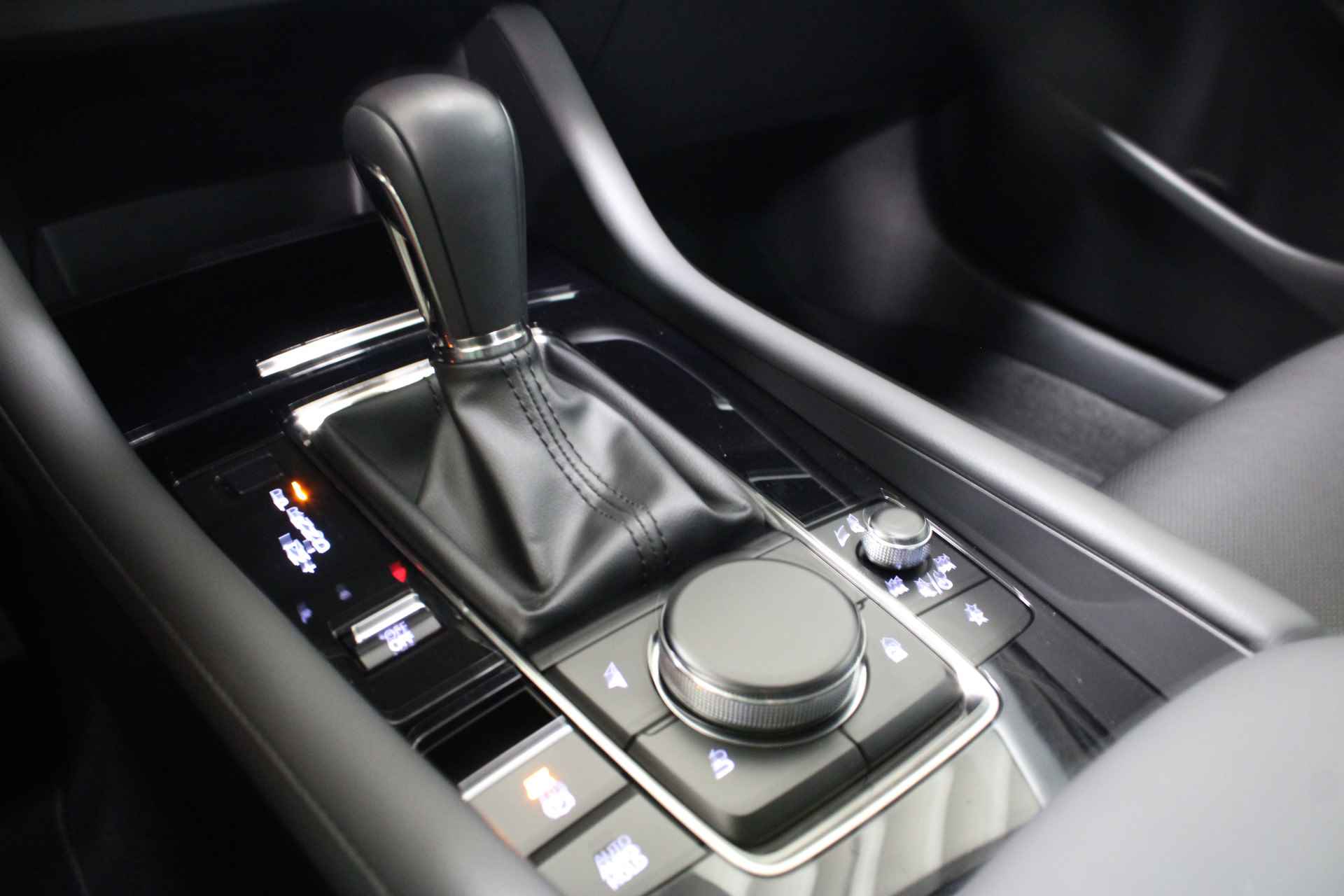 Mazda 3 2.0 e-SkyActiv-X 186 Luxury I Automaat I - 19/30