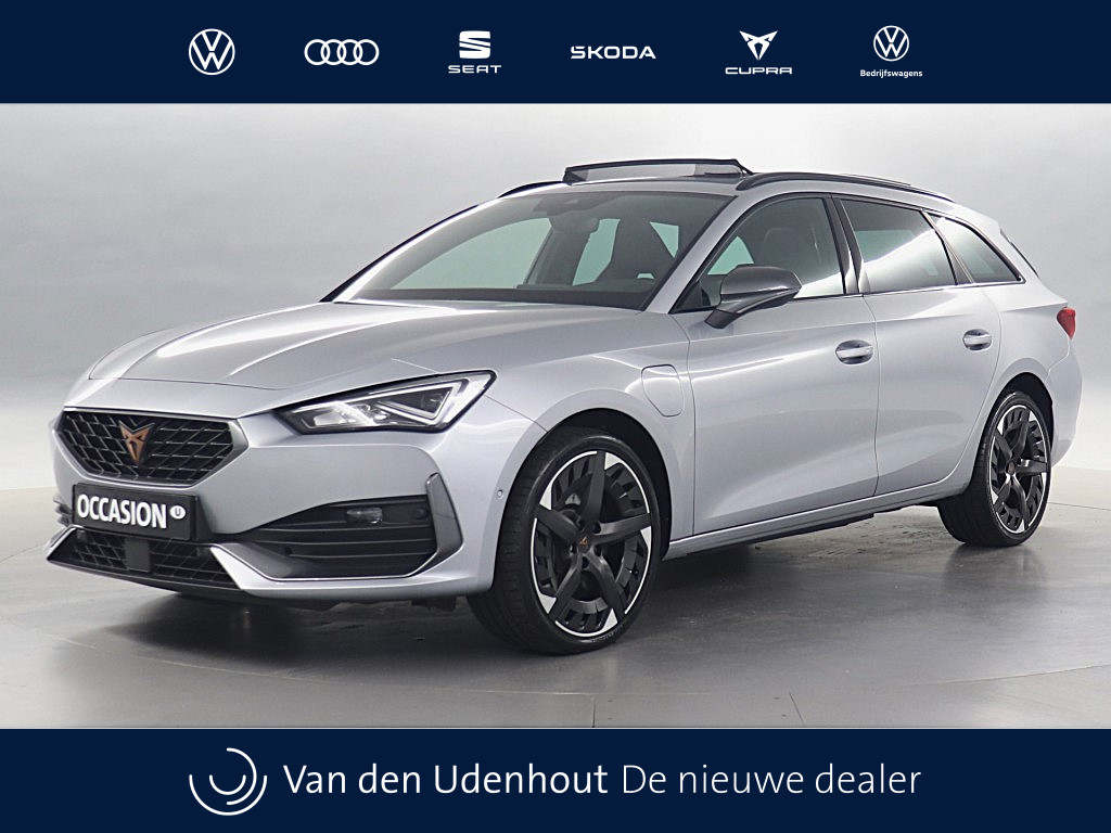 CUPRA Leon Sportstourer 1.4 TSI eHybrid 245pk PHEV VZ Performance / Panoramadak / Adaptive Cruise / Camera / Soundbox / Demonstratievoertuig