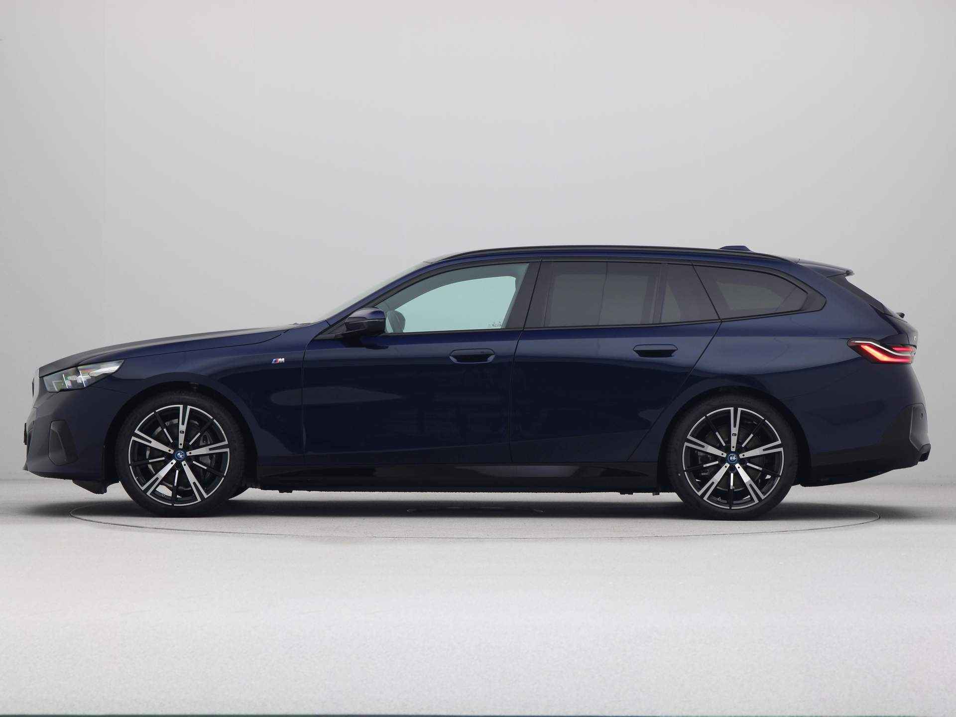 BMW i5 Touring eDrive40 M Sport Edition - 12/23