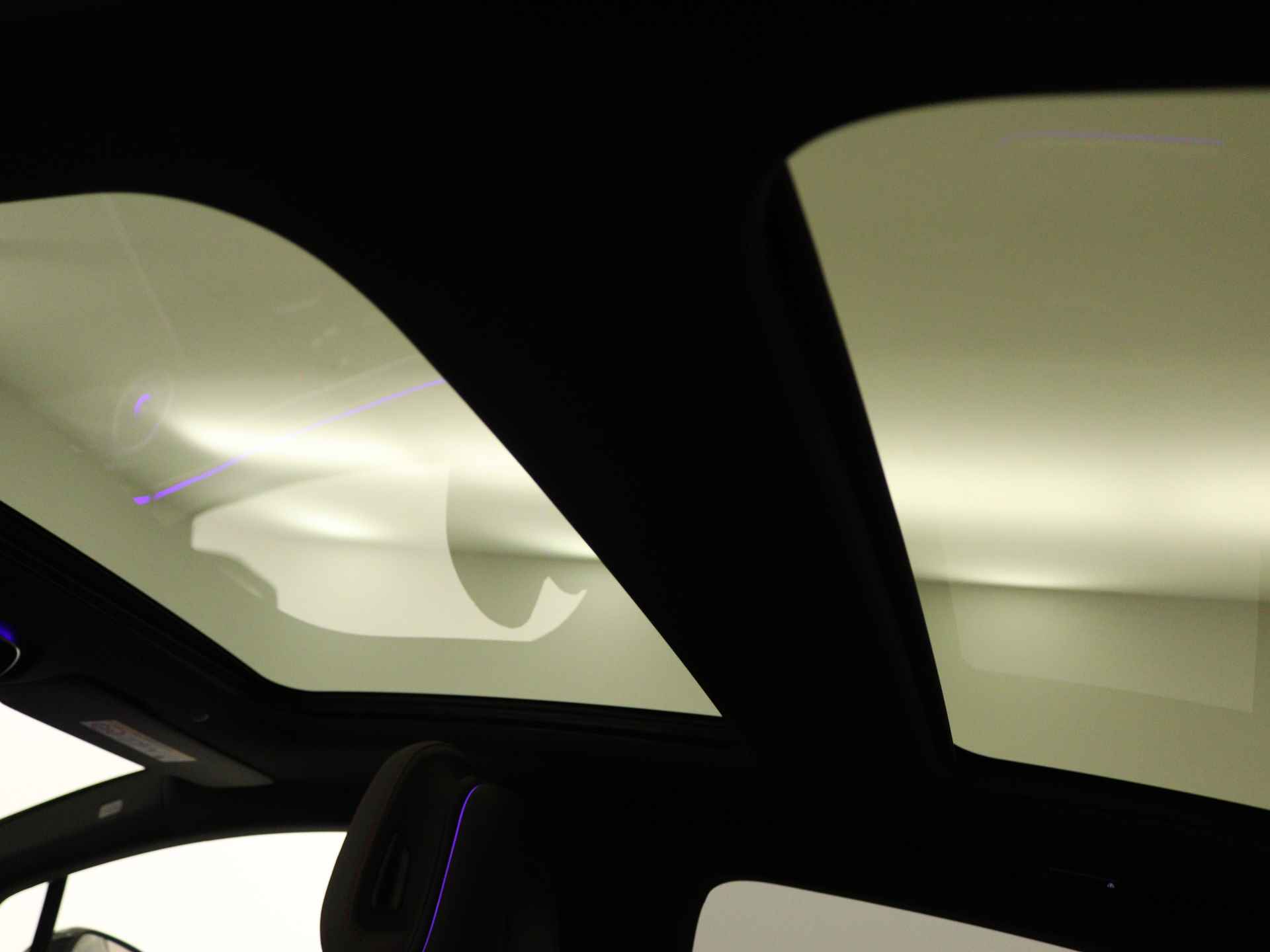 Mercedes-Benz EQE 350 AMG Line | Premium Pack | Nightpakket | Luchtvering | Rijassistentiepakket plus | Parkeerpakket met 360° camera's | USB-pakket plus | Burmester® 3D-Surround sound system | Smartphone integratiepakket | - 17/35