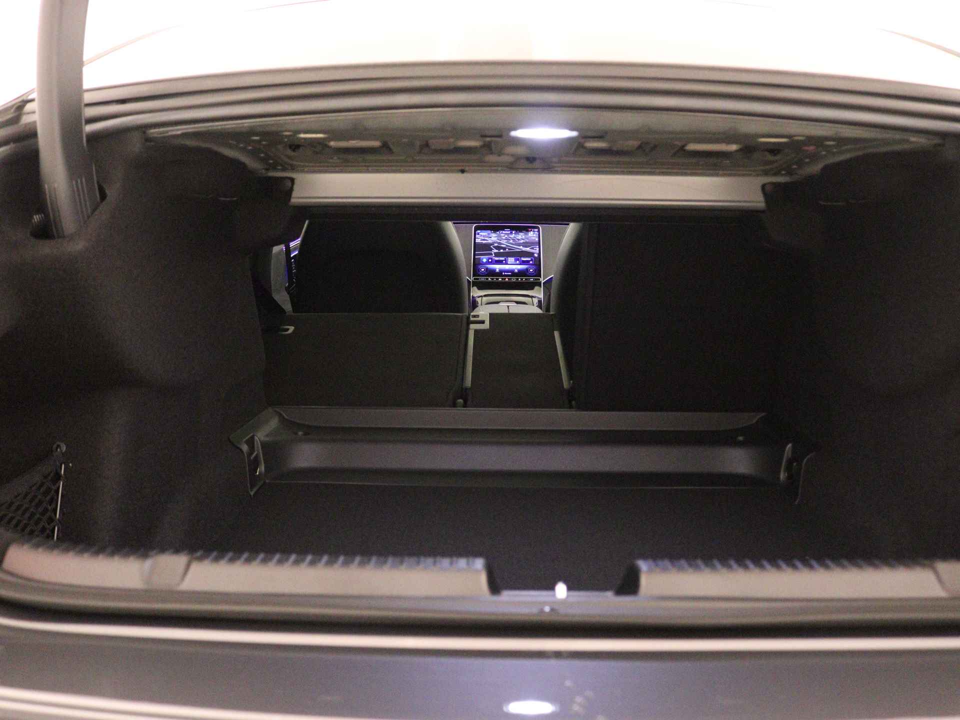 Mercedes-Benz EQE 350 AMG Line | Premium Pack | Nightpakket | Luchtvering | Rijassistentiepakket plus | Parkeerpakket met 360° camera's | USB-pakket plus | Burmester® 3D-Surround sound system | Smartphone integratiepakket | - 32/35