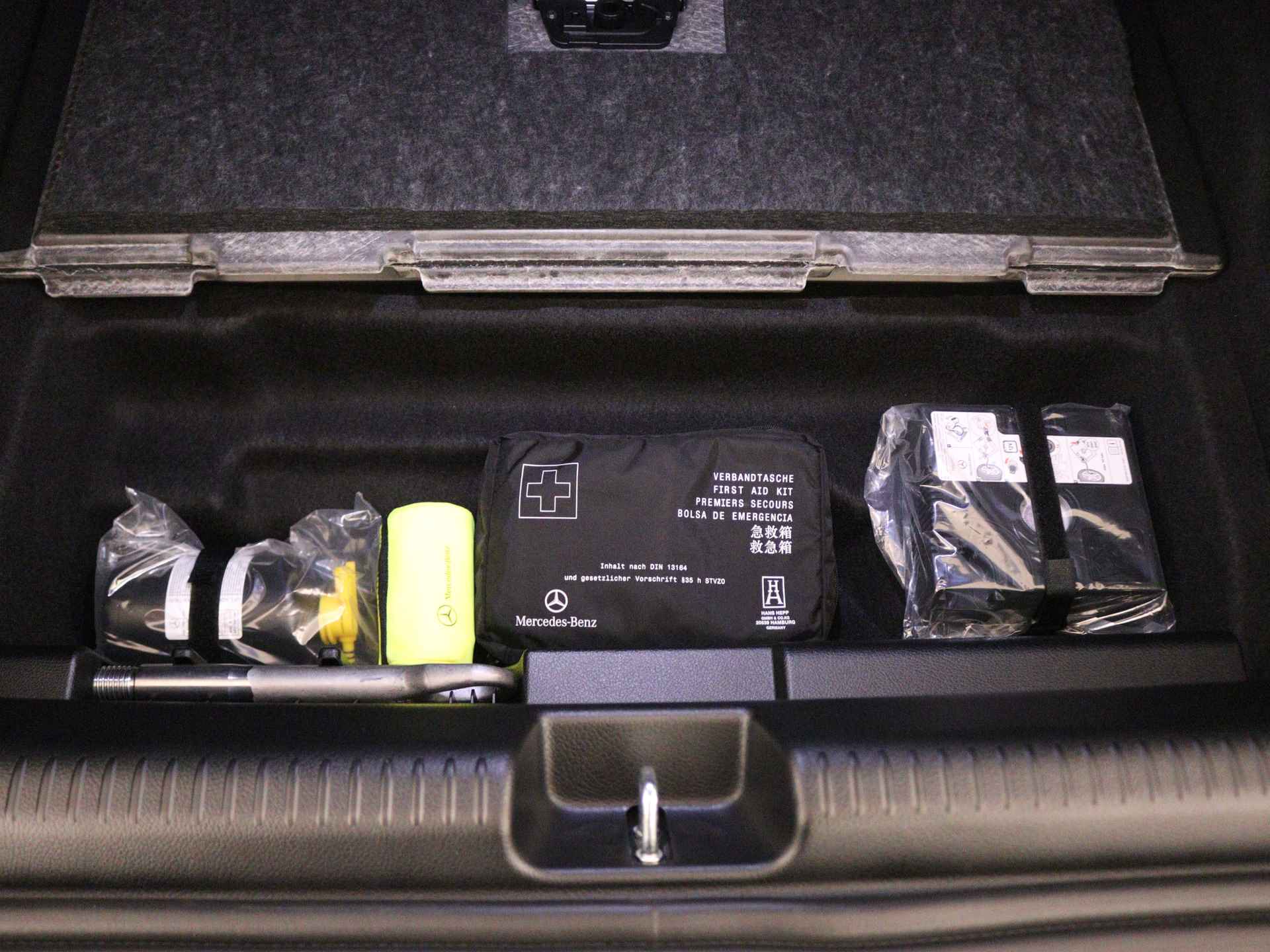 Mercedes-Benz EQE 350 AMG Line | Premium Pack | Nightpakket | Luchtvering | Rijassistentiepakket plus | Parkeerpakket met 360° camera's | USB-pakket plus | Burmester® 3D-Surround sound system | Smartphone integratiepakket | - 34/35
