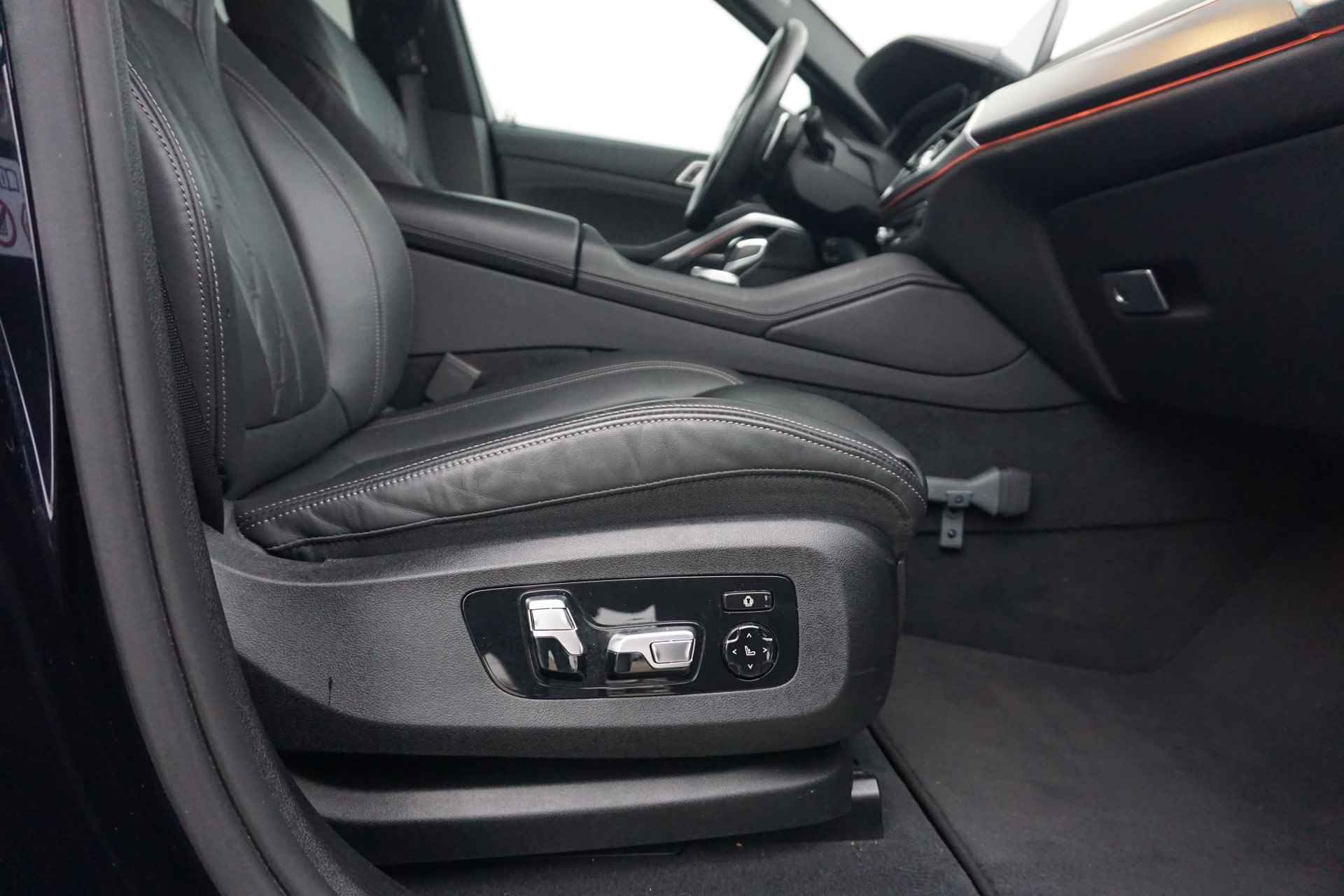 BMW X6 xDrive40i High Executive M Sportpakket 22'' / Laserlight / Harman Kardon / Warmte Comfortpakket - 21/22