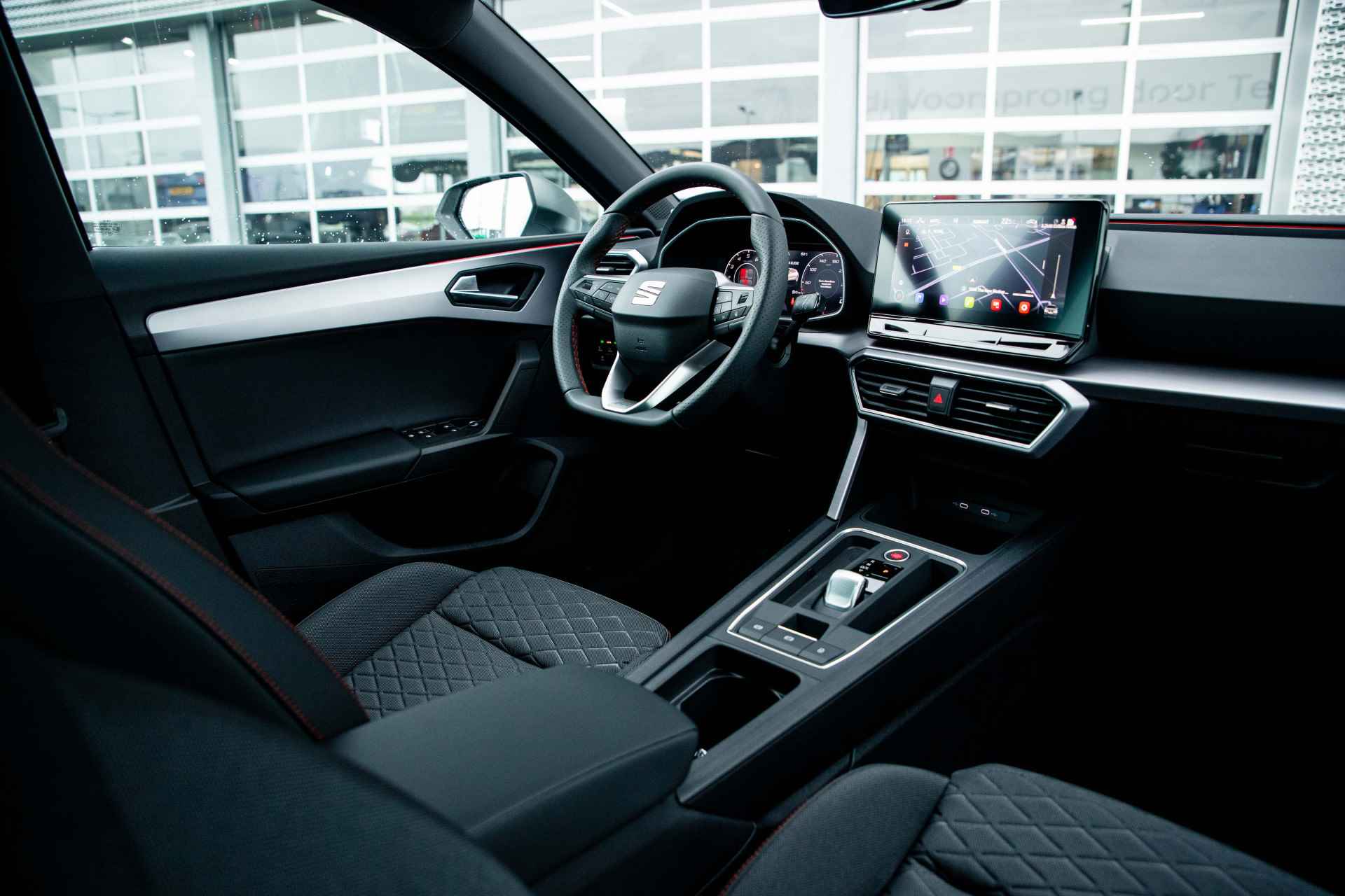 SEAT Leon 1.0 eTSI 110PK DSG Aut. FR Business Intense | Panorama Dak | Virtual Cockpit | ACC | 17'' LMV | Camera | App-Connect - 37/43