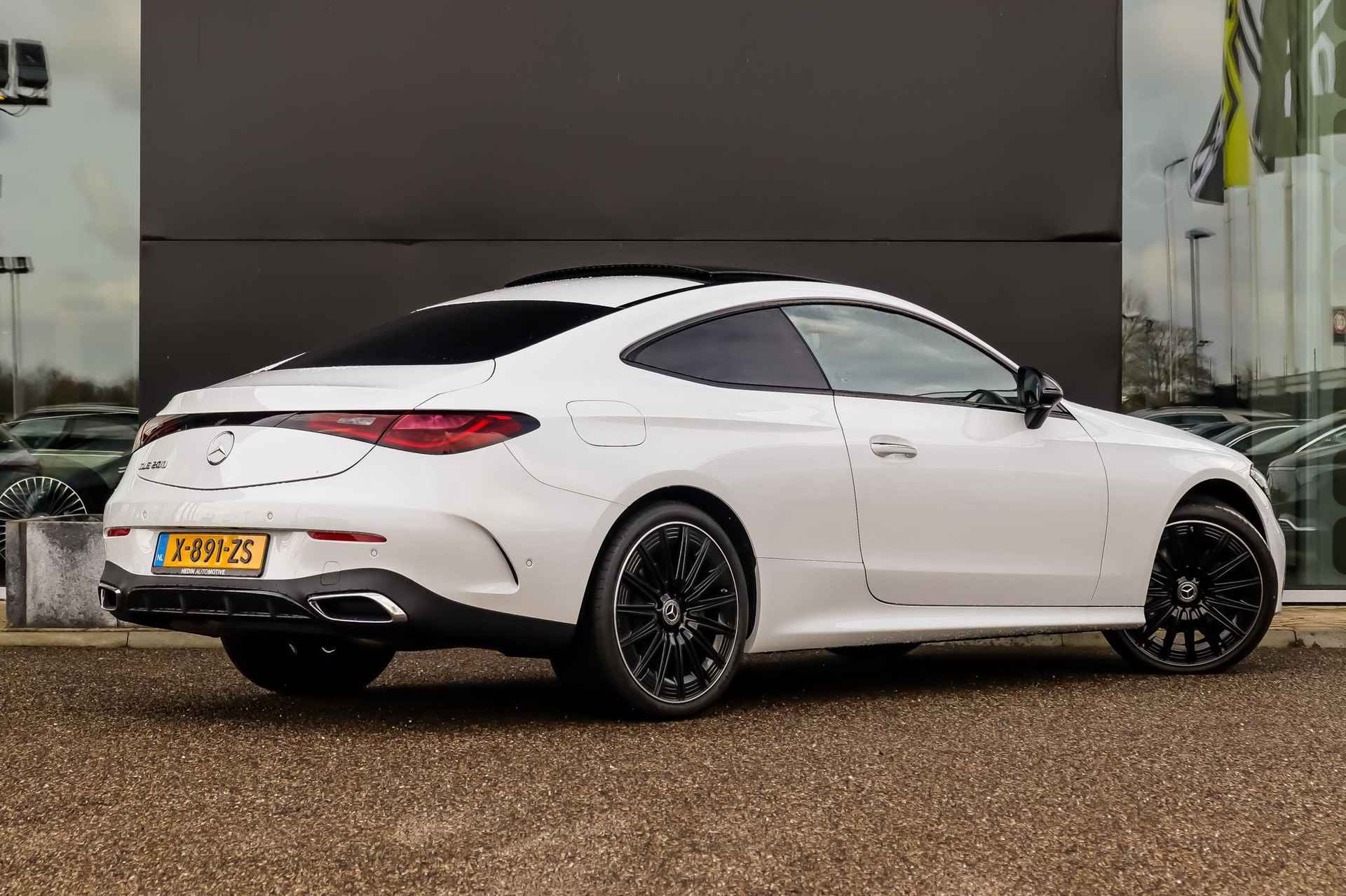 Mercedes-Benz CLE CLE 200 Coupé Automaat AMG Line | Premium Pakket | Rijassistentiepakket Plus | Nightpakket | Panoramadak - 2/33