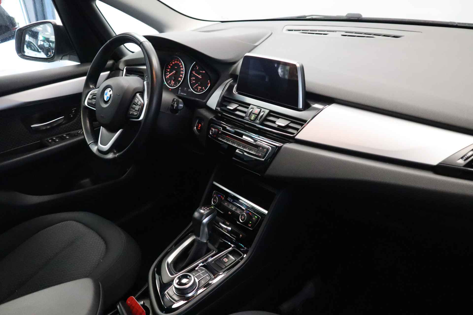 BMW 2 Serie Active Tourer 218i Corporate Lease Executive Full-led Navigatie - 16/18