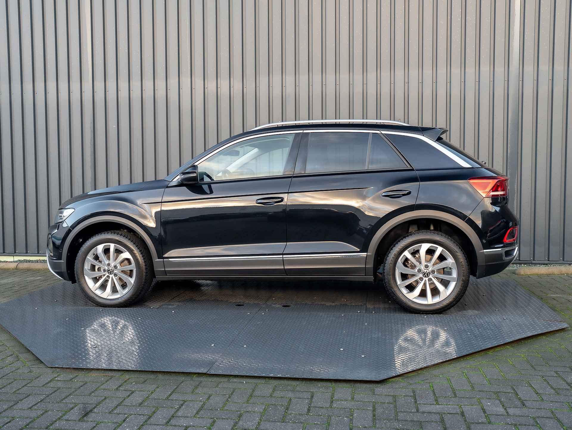 Volkswagen T-Roc 1.5 TSI DSG 150Pk Style | IQ Light | ACC | Stoelverw. | Prijs Rijklaar!! - 4/46