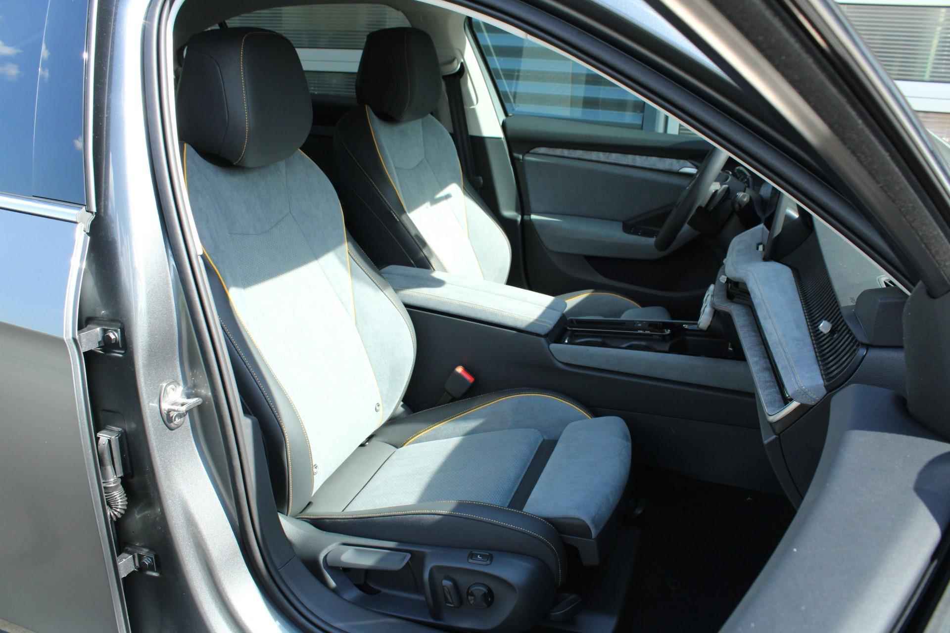 Skoda Superb 1.5 TSI 150pk DSG MHEV Business Edition | Trekhaak | Lounge Interieur Design - 18/50