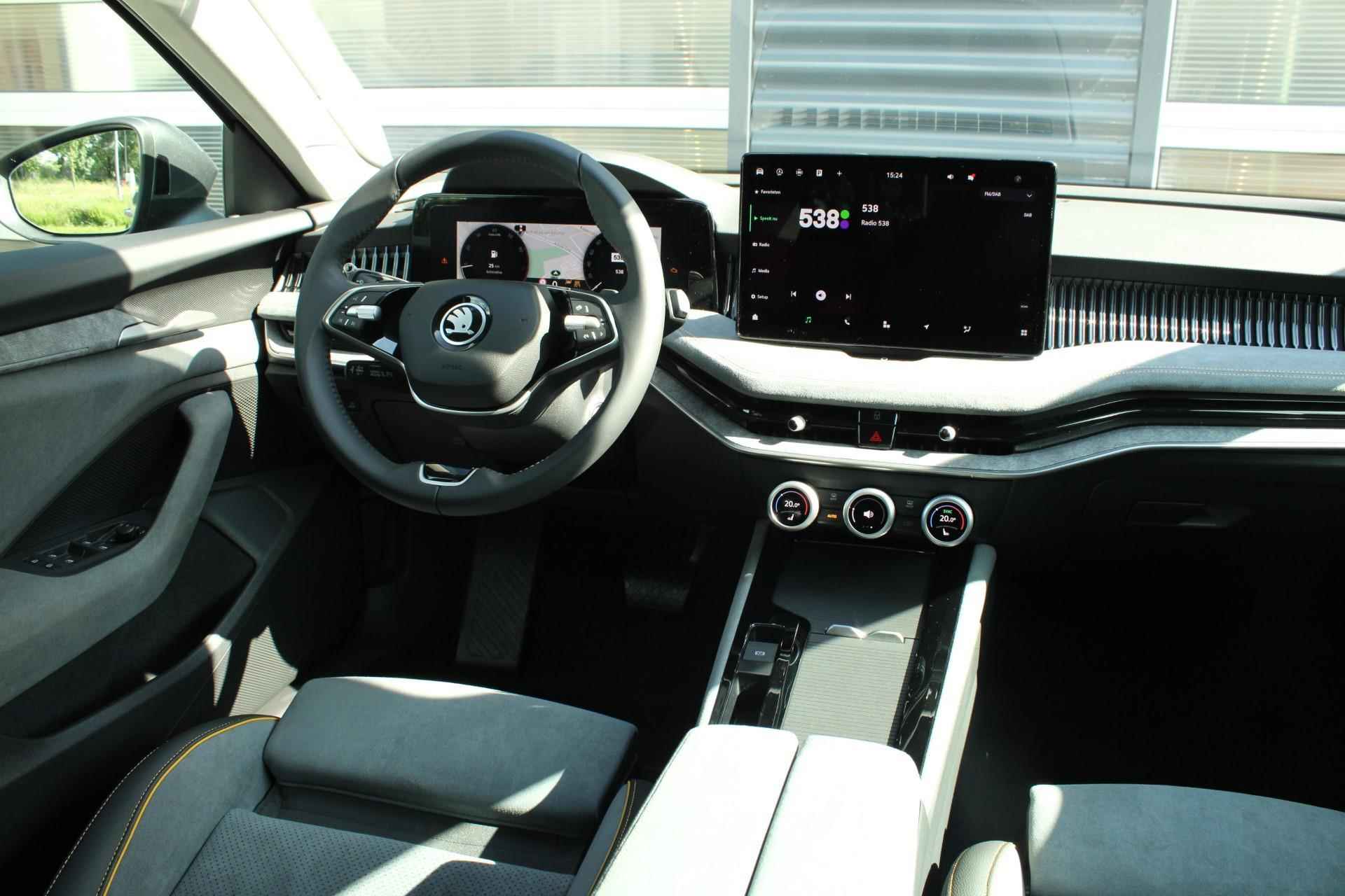 Skoda Superb 1.5 TSI 150pk DSG MHEV Business Edition | Trekhaak | Lounge Interieur Design - 26/50