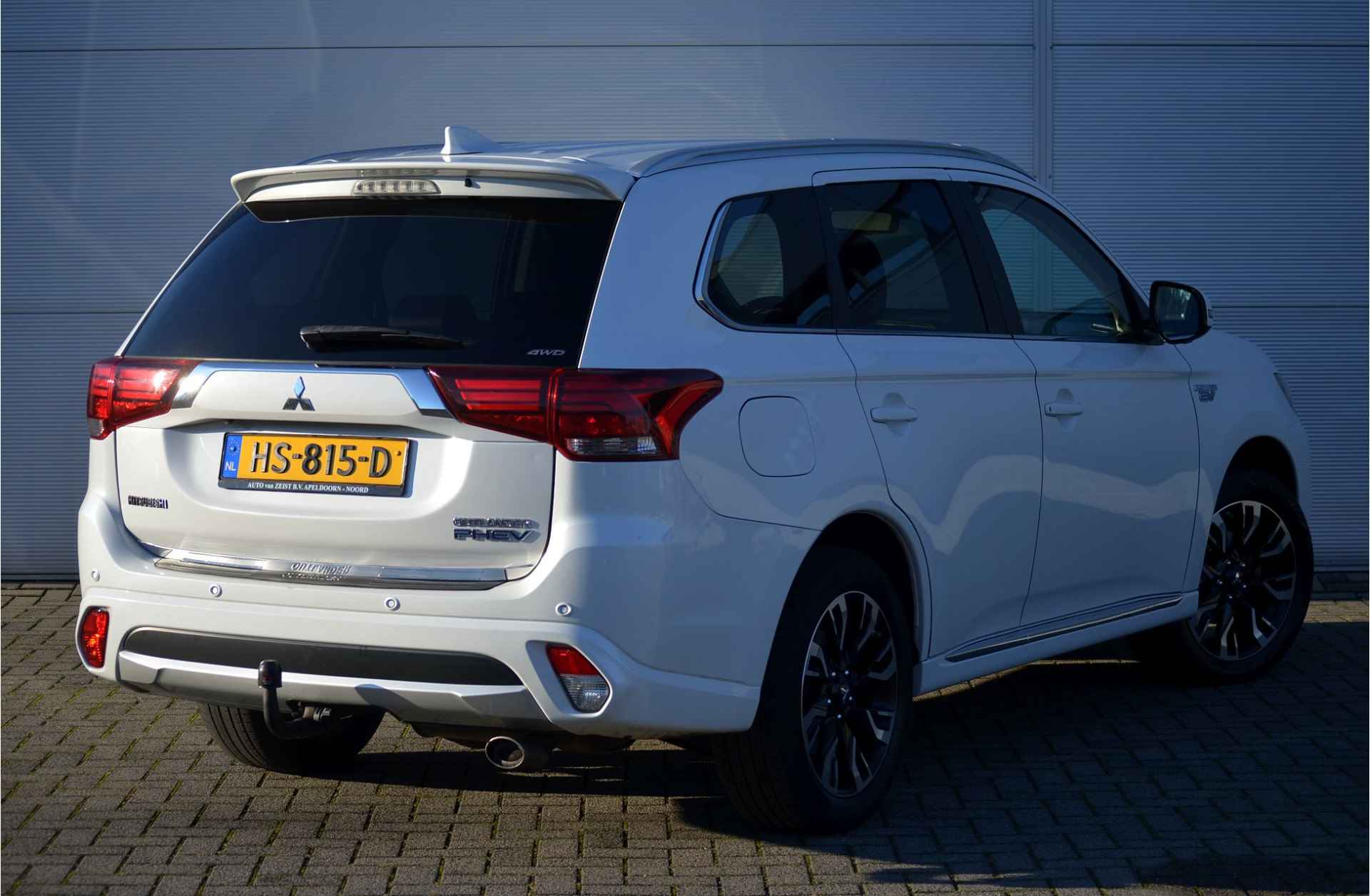 Mitsubishi Outlander PHEV 2.0 INSTYLE 4WD | PLUG IN HYBRID | V2G | FULL OPTIONS | ALL SEASON BANDEN | TREKHAAK 1500KG | ALL IN RIJKLAARPRIJS - 3/46