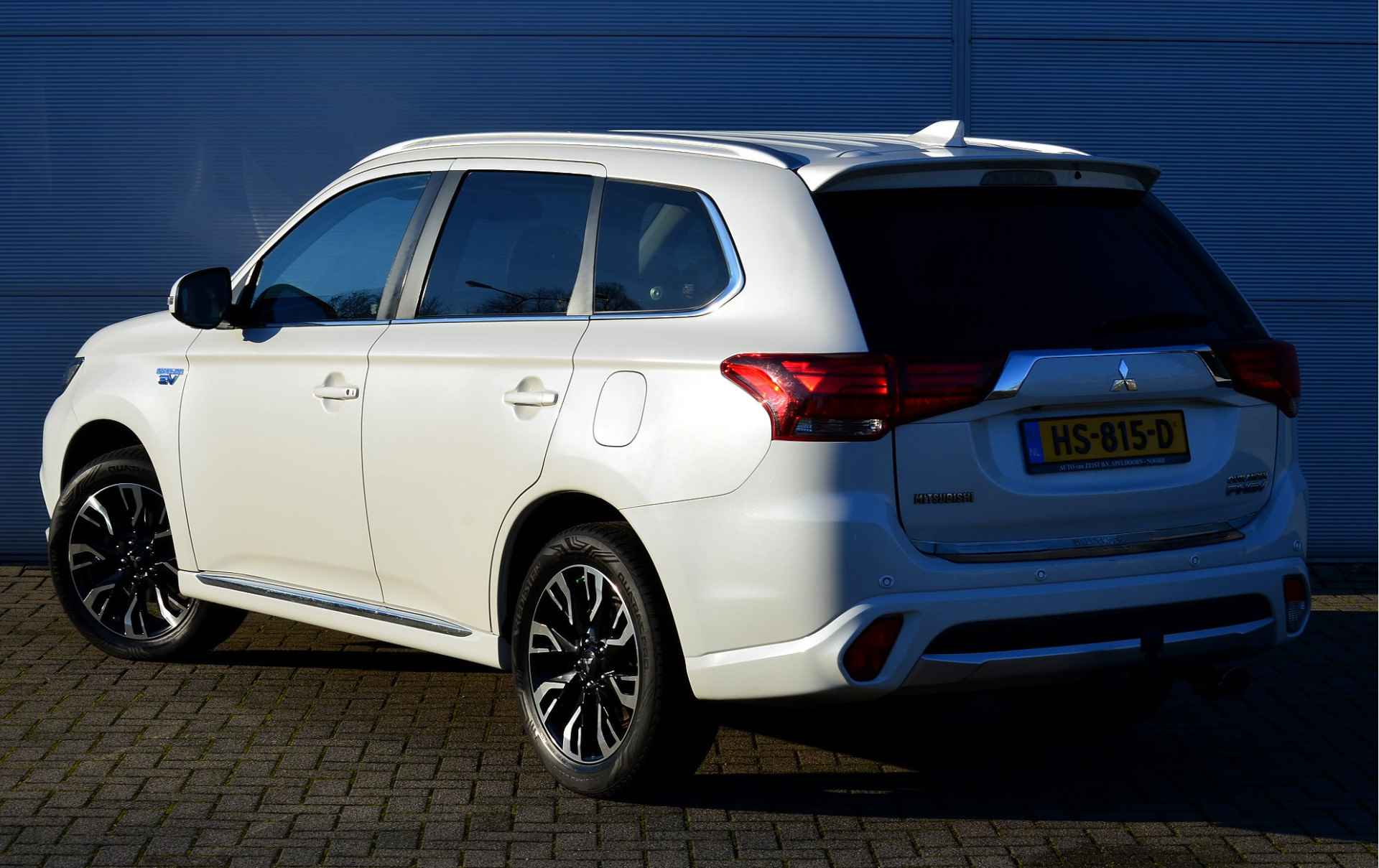 Mitsubishi Outlander PHEV 2.0 INSTYLE 4WD | PLUG IN HYBRID | V2G | FULL OPTIONS | ALL SEASON BANDEN | TREKHAAK 1500KG | ALL IN RIJKLAARPRIJS - 8/46