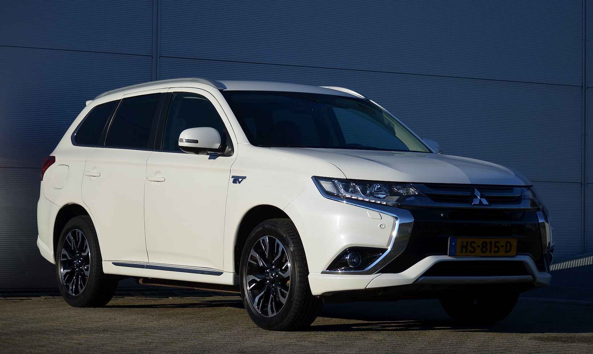 Mitsubishi Outlander PHEV 2.0 INSTYLE 4WD | PLUG IN HYBRID | V2G | FULL OPTIONS | ALL SEASON BANDEN | TREKHAAK 1500KG | ALL IN RIJKLAARPRIJS - 12/46