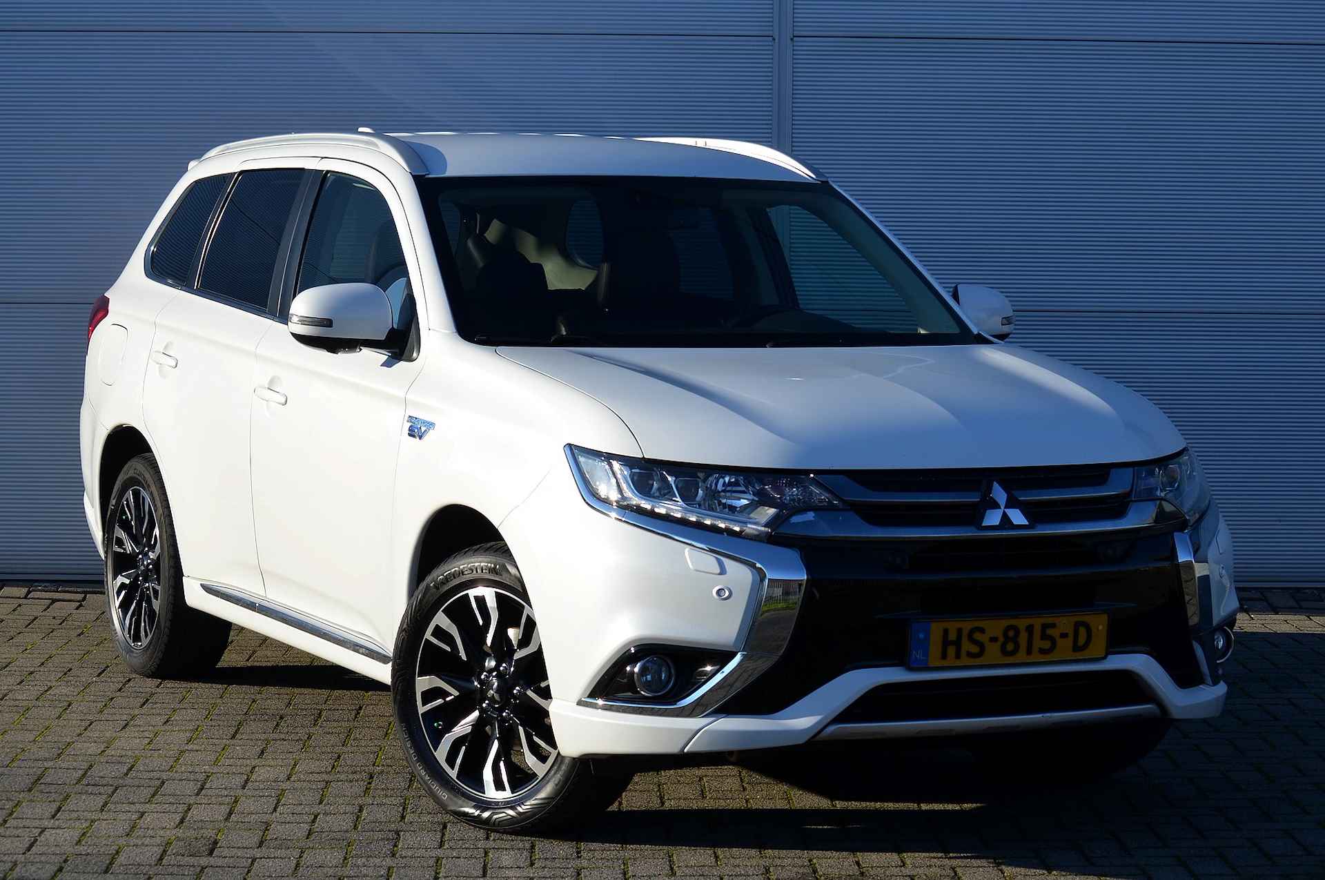 Mitsubishi Outlander PHEV 2.0 INSTYLE 4WD | PLUG IN HYBRID | V2G | FULL OPTIONS | ALL SEASON BANDEN | TREKHAAK 1500KG | ALL IN RIJKLAARPRIJS - 13/46