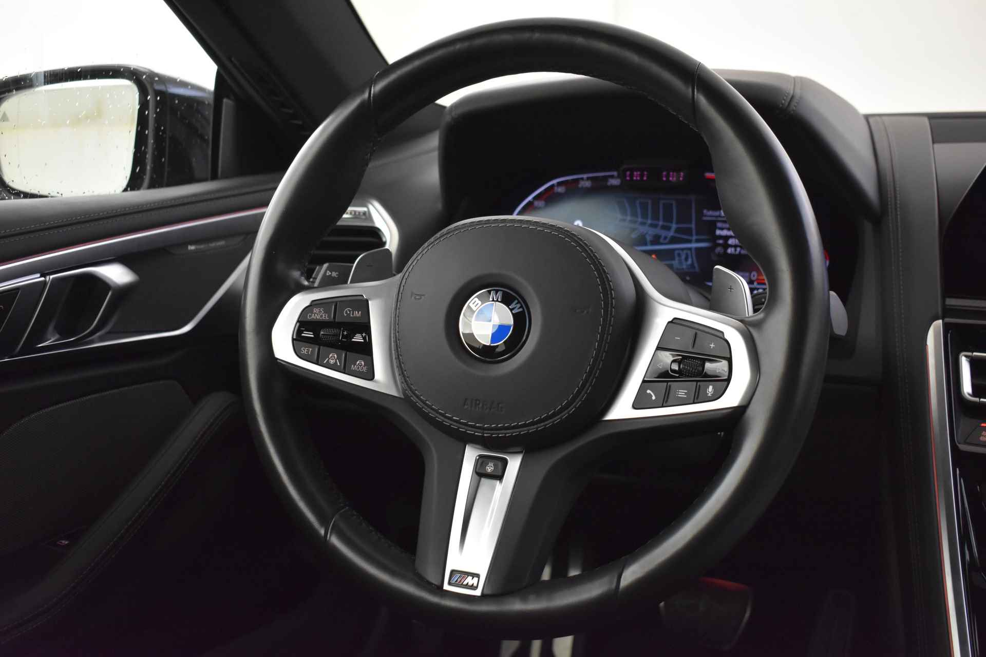 BMW 8 Serie 840i High Executive M Sportpakket / Laserlight / Soft-Close / Active Steering / Parking Assistant Plus / Driving Assistant Professional / Stoelventilatie - 19/52