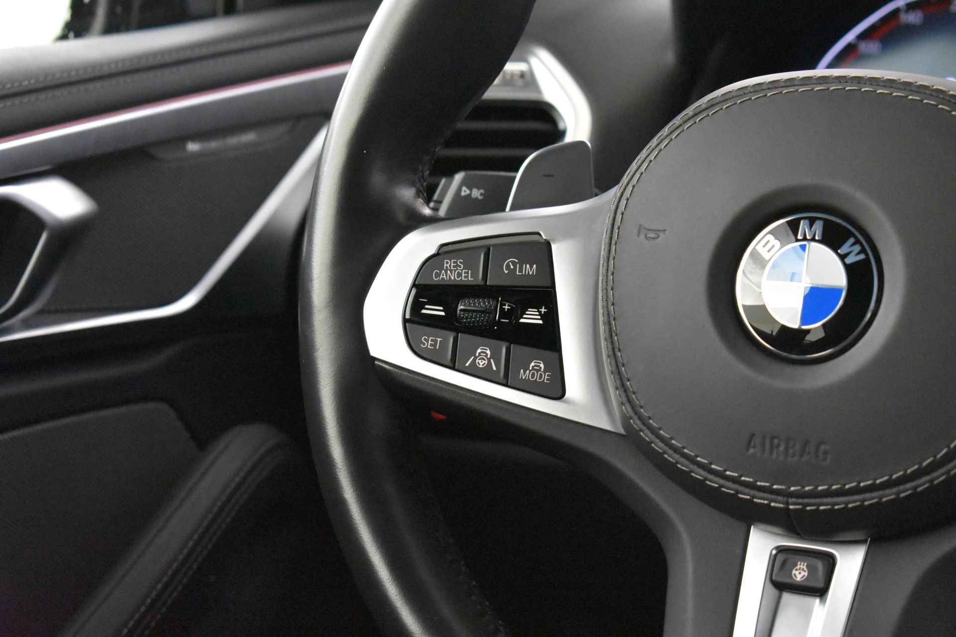 BMW 8 Serie 840i High Executive M Sportpakket / Laserlight / Soft-Close / Active Steering / Parking Assistant Plus / Driving Assistant Professional / Stoelventilatie - 20/52