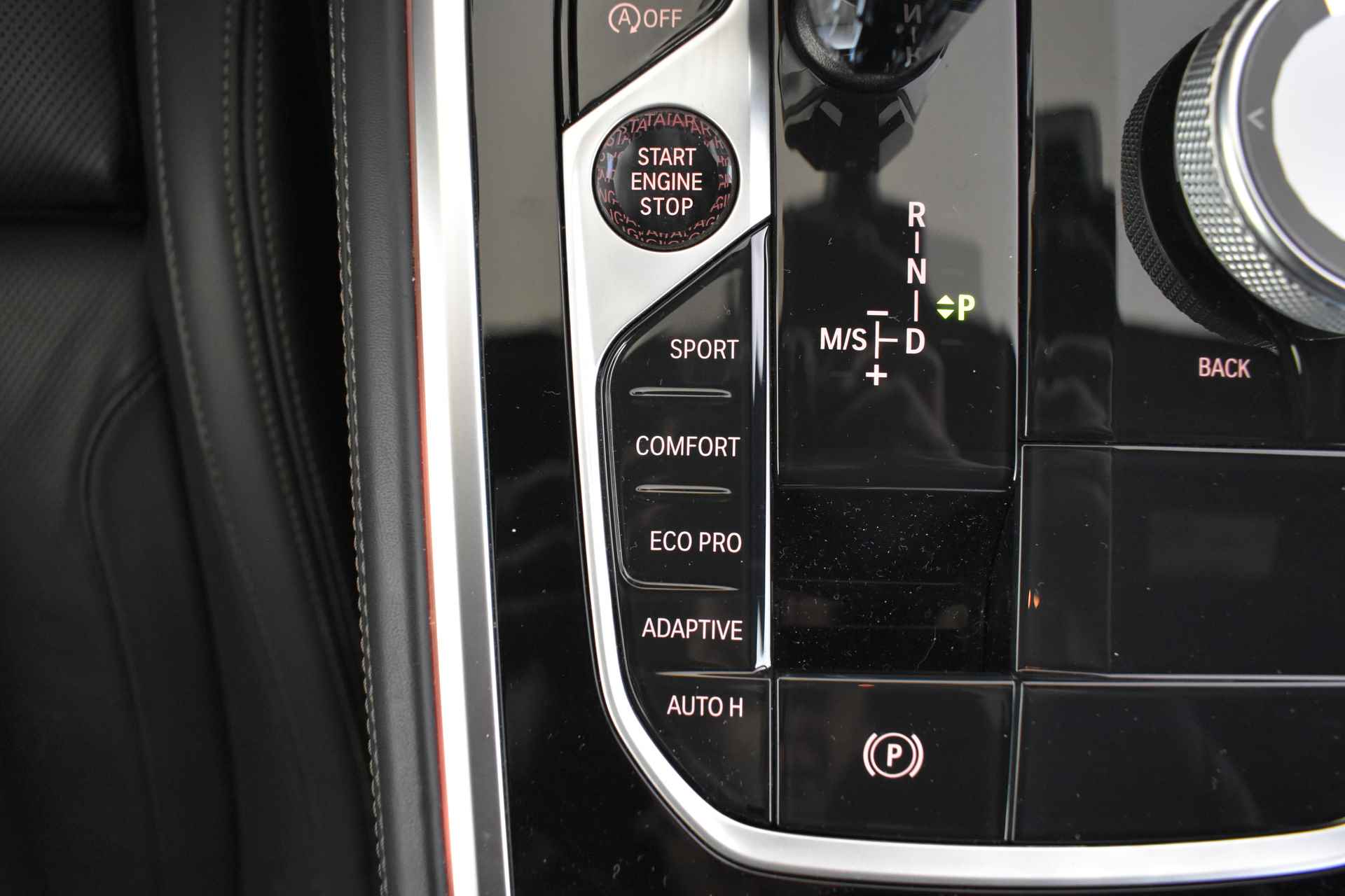 BMW 8 Serie 840i High Executive M Sportpakket / Laserlight / Soft-Close / Active Steering / Parking Assistant Plus / Driving Assistant Professional / Stoelventilatie - 29/52