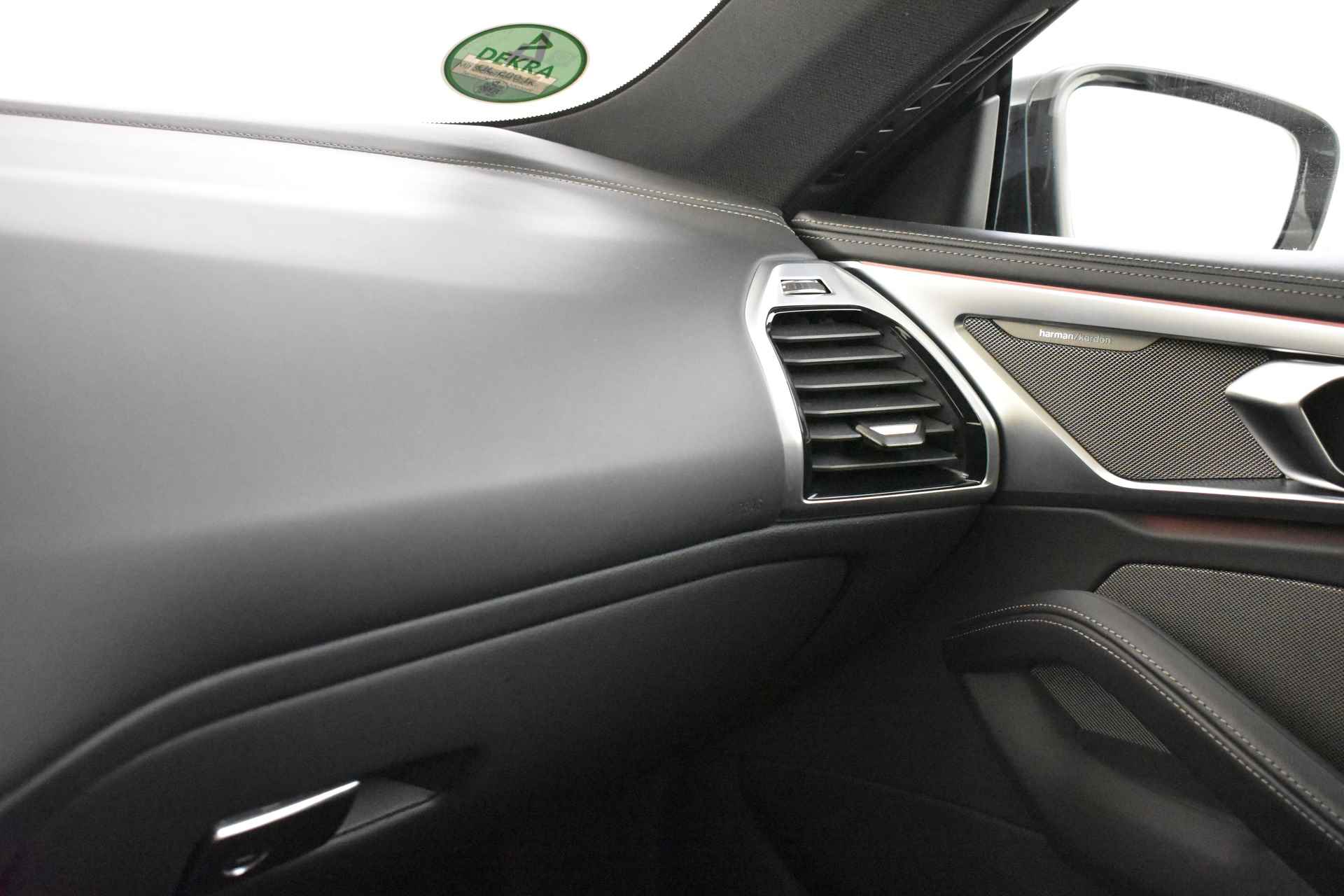 BMW 8 Serie 840i High Executive M Sportpakket / Laserlight / Soft-Close / Active Steering / Parking Assistant Plus / Driving Assistant Professional / Stoelventilatie - 47/52