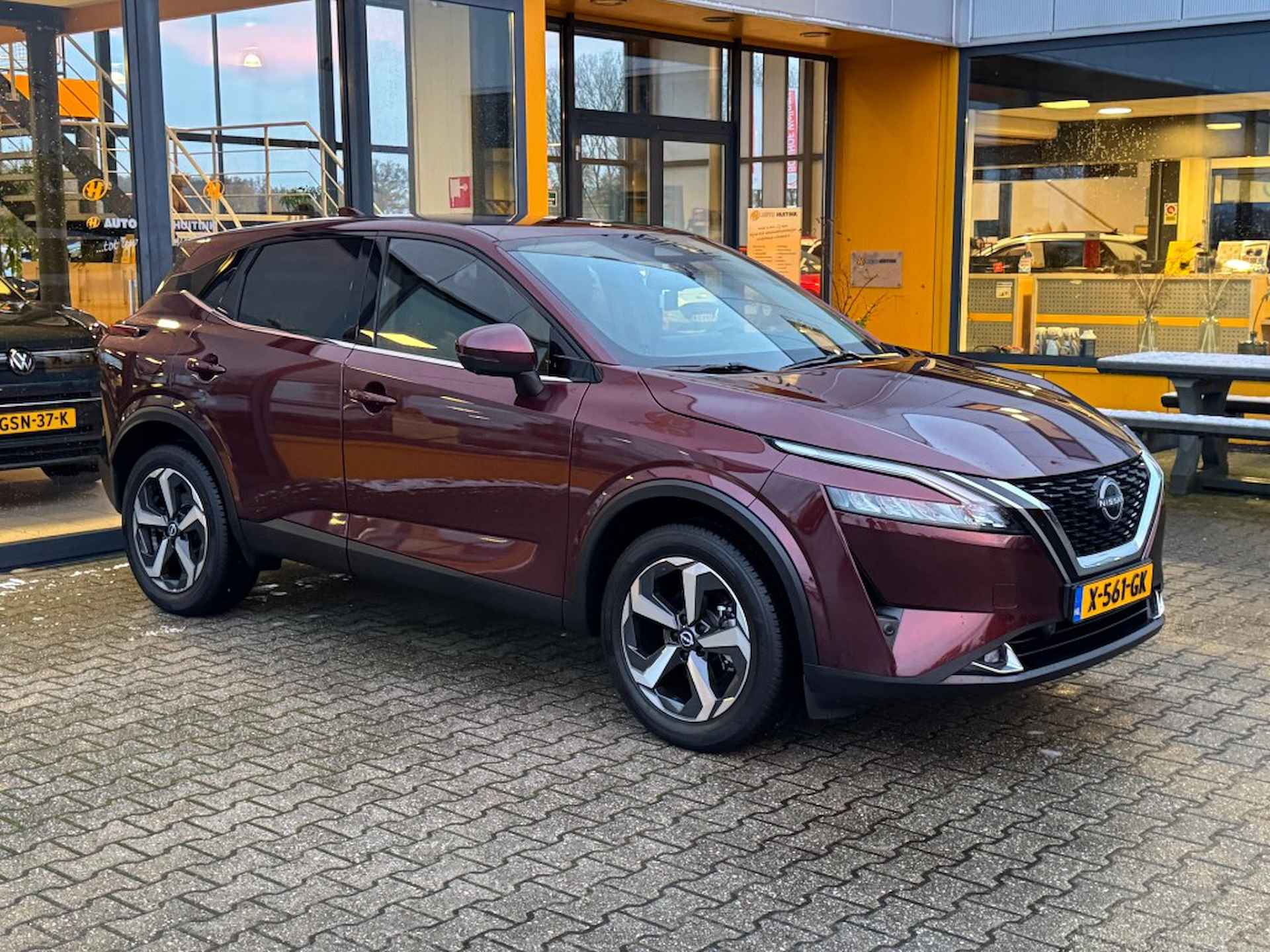 NISSAN Qashqai 1.3 MHEV N-Connecta - Navi - 360 camera - stoelverwarming - 4/34