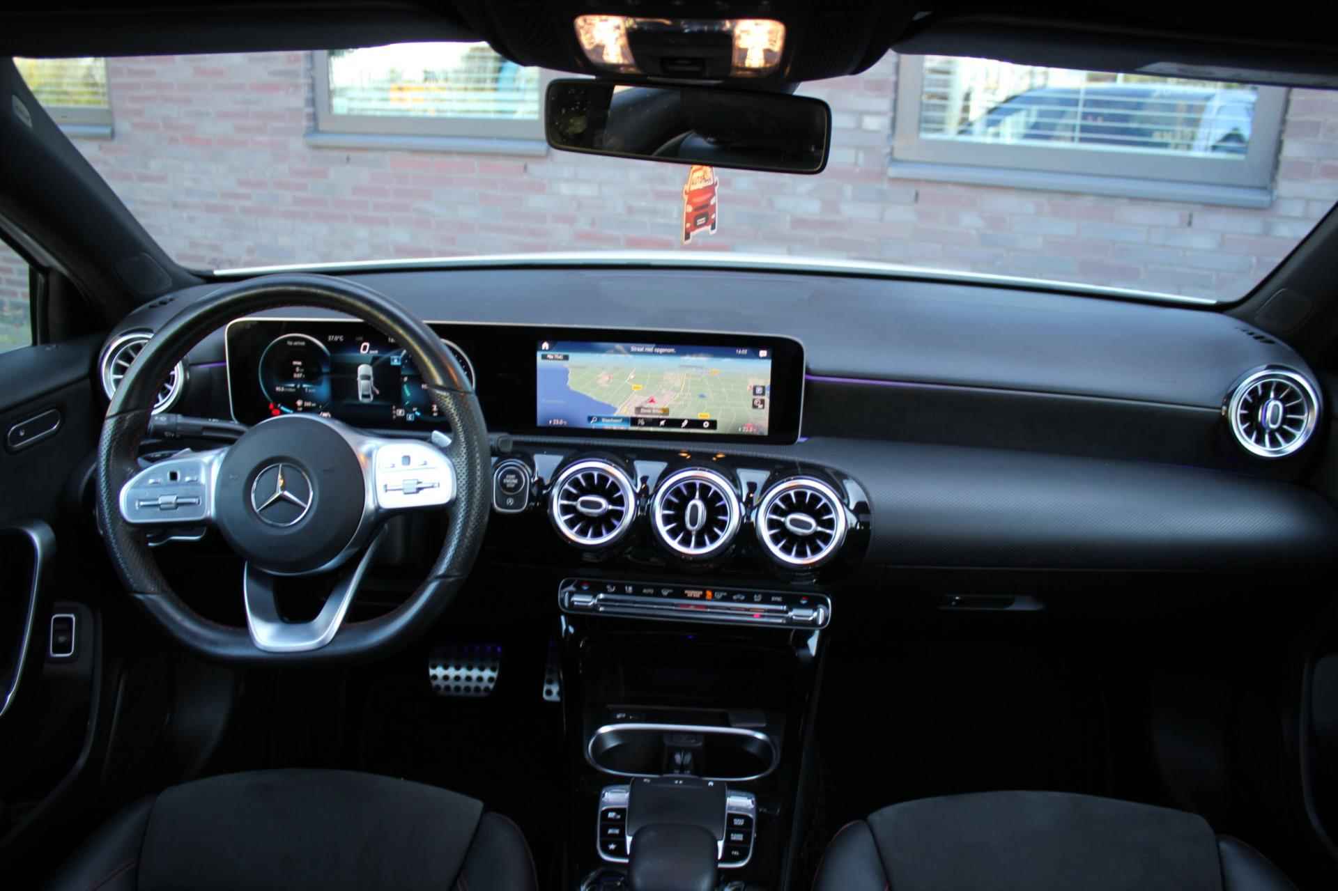 Mercedes-Benz A-klasse 180 d Business Solution AMG - 16/20