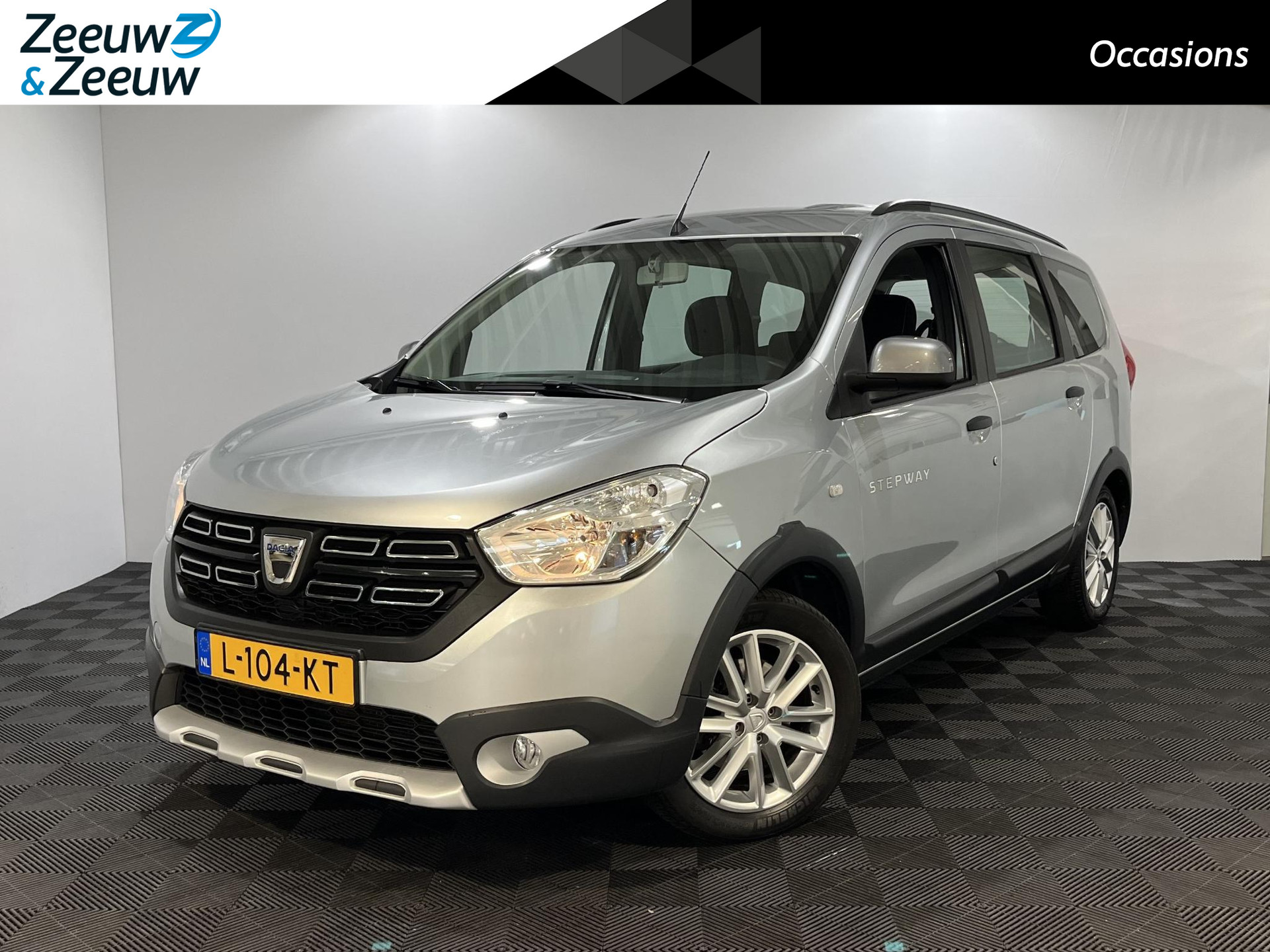 Dacia Lodgy 1.3 - 130PK TCe Stepway 5p | 1e eigenaar | Trekhaak (1400KG) | Navi | Airco | Camera | Cruise Control | Bluetooth | Lichtmetalen Velgen |