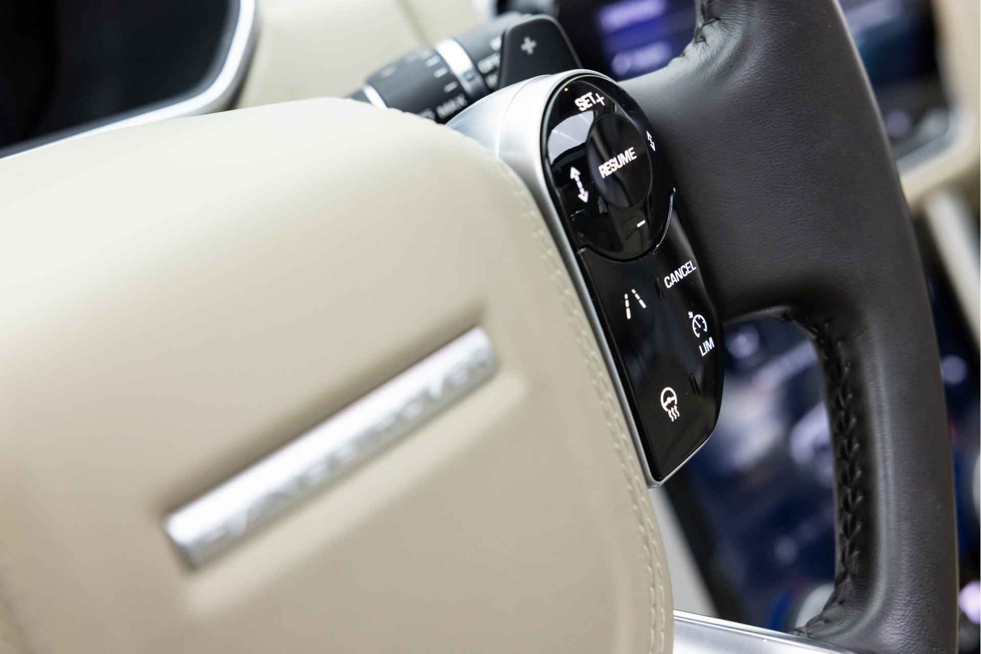 Land Rover Range Rover P400e Vogue | Panoramadak | Drive Pro Pack | 360gr Camera | 3-zone Climate Control - 13/37