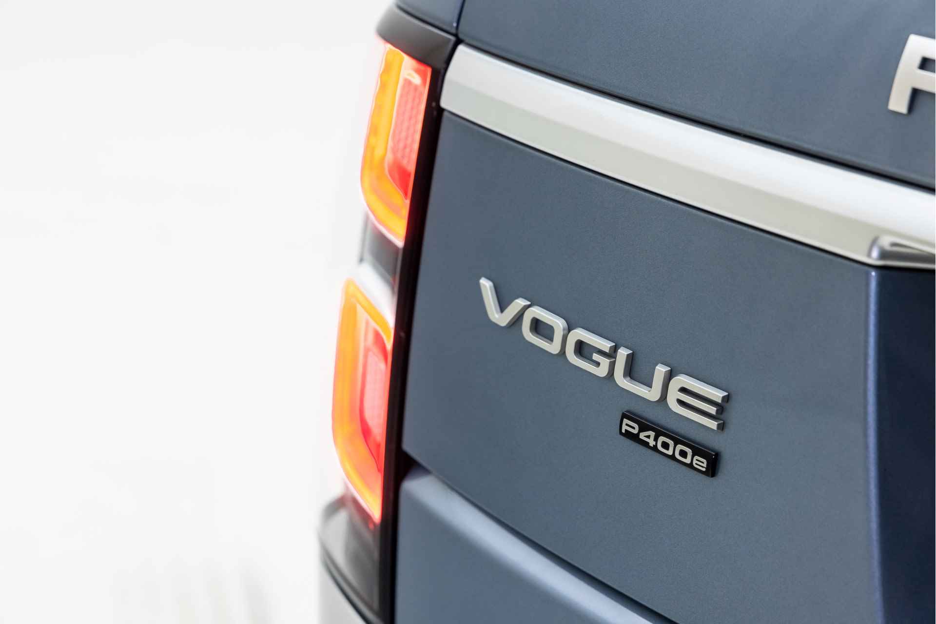Land Rover Range Rover P400e Vogue | Panoramadak | Drive Pro Pack | 360gr Camera | 3-zone Climate Control - 25/37