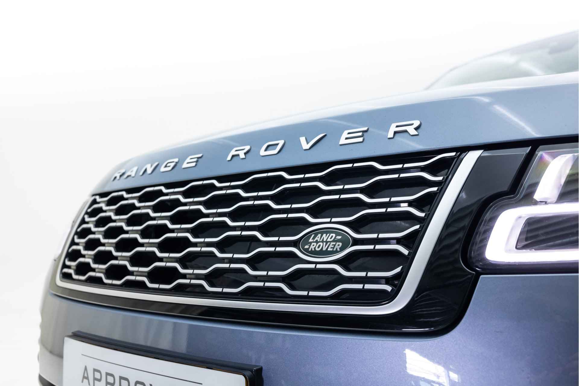 Land Rover Range Rover P400e Vogue | Panoramadak | Drive Pro Pack | 360gr Camera | 3-zone Climate Control - 28/37