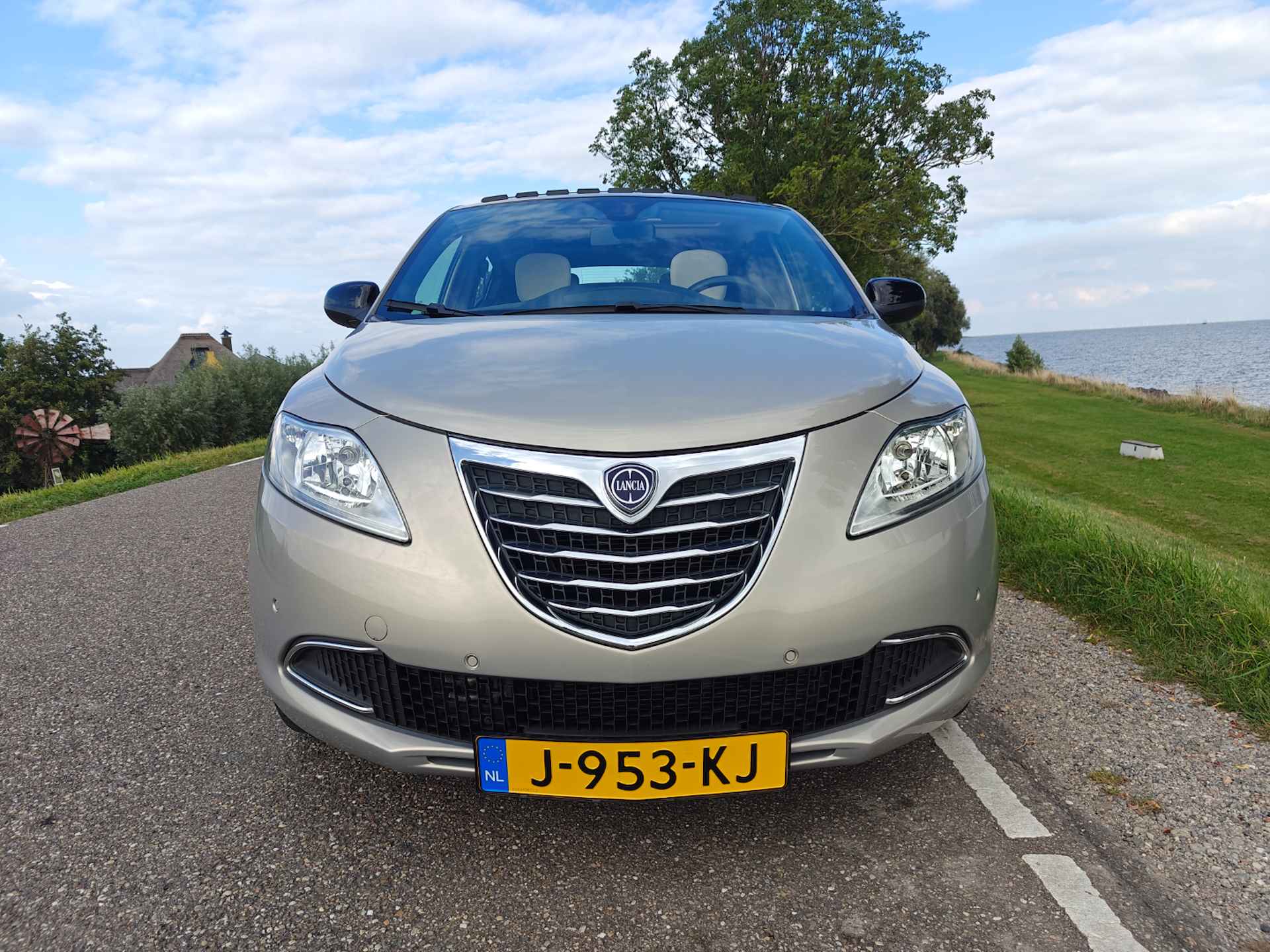 Lancia Ypsilon 85 PK TwinAir | Panoramadak | Cruise control - 4/47