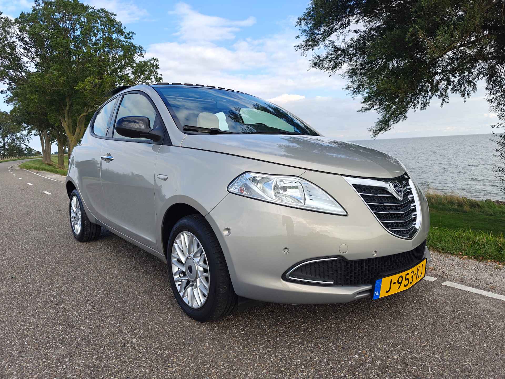 Lancia Ypsilon 85 PK TwinAir | Panoramadak | Cruise control - 6/47