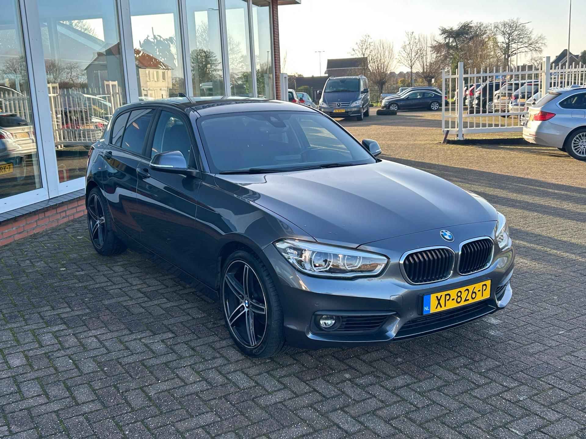 BMW 1-serie 118i Executive - Navi - Clima - PDC - 18 inch - 4/18