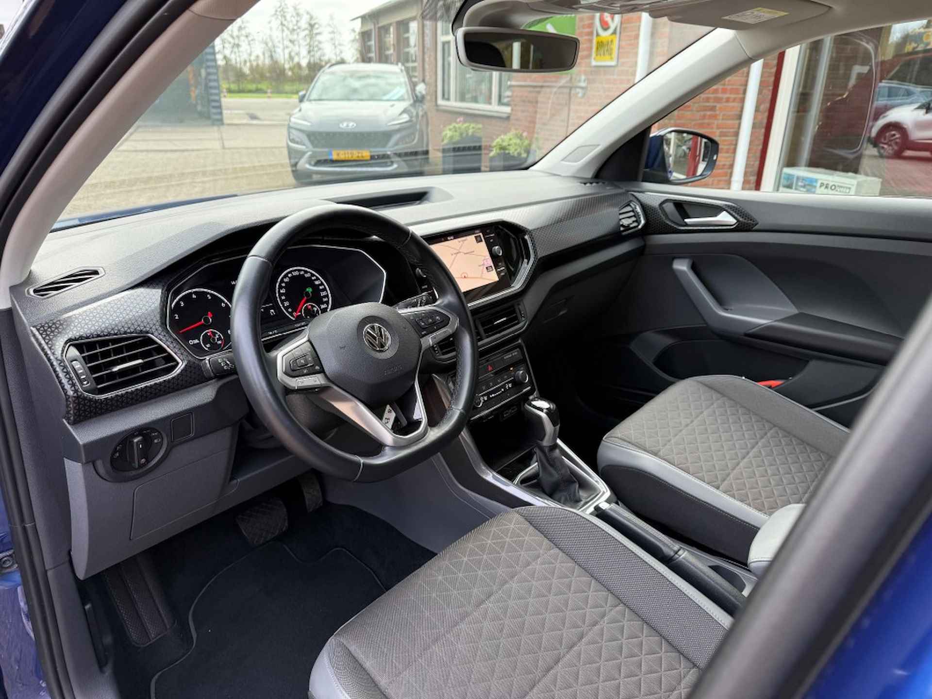 VOLKSWAGEN T-cross 1.0 TSI STYLE AUTOMAAT AIRCO/ECC/NAVIGATIE/PDC VOOR EN ACHTER/EN - 18/38