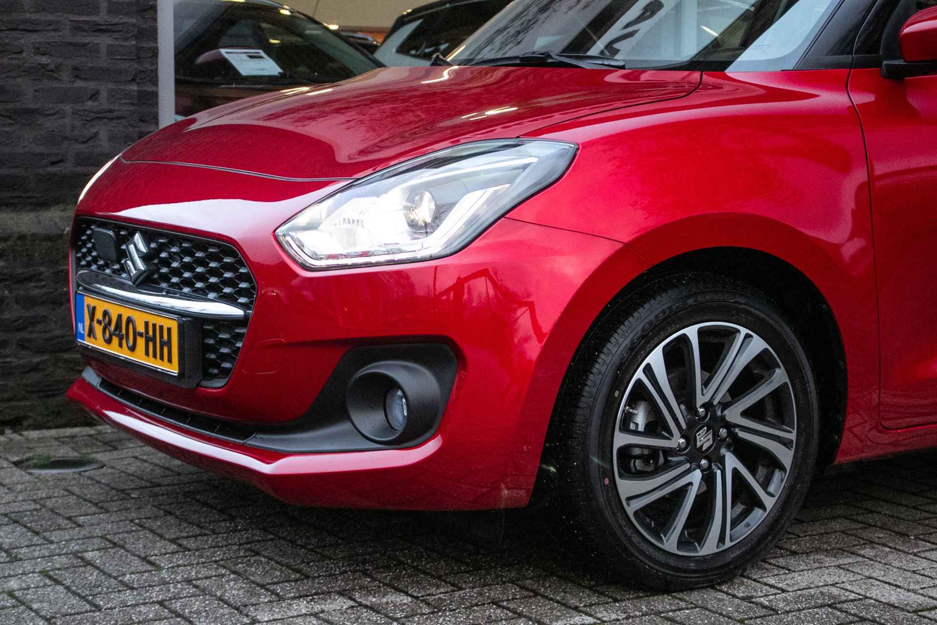 Suzuki Swift 1.2 Style Smart Hybrid - All-in rijklrprs | navigatie | adaptive cruise - 20/37