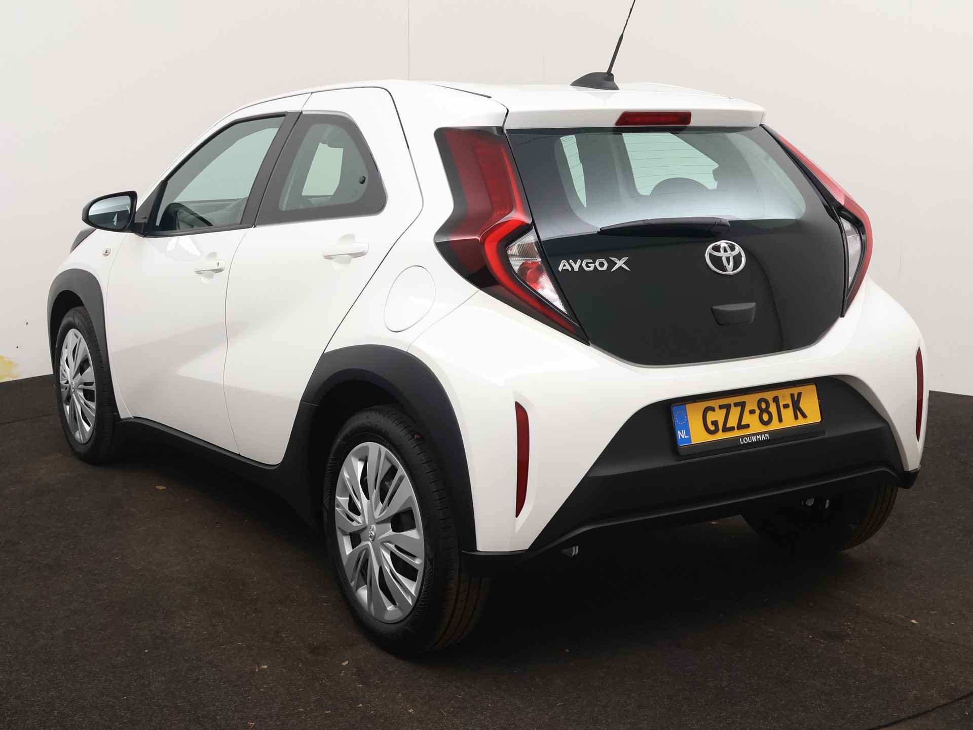 Toyota Aygo X 1.0 VVT-i X-Play Limited | Airco | Camera | Apple Carplay/Android Auto | Stoelverwarming | - 17/41