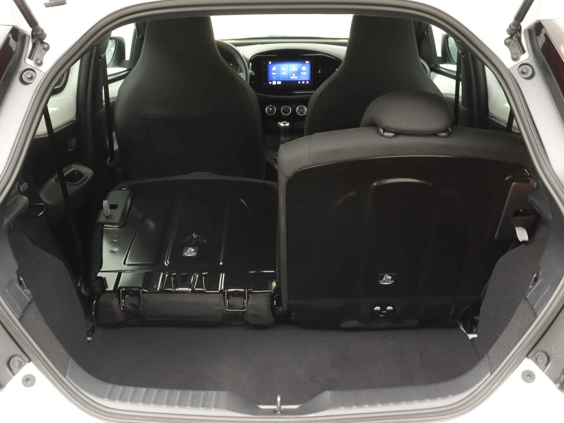 Toyota Aygo X 1.0 VVT-i X-Play Limited | Airco | Camera | Apple Carplay/Android Auto | Stoelverwarming | - 37/41