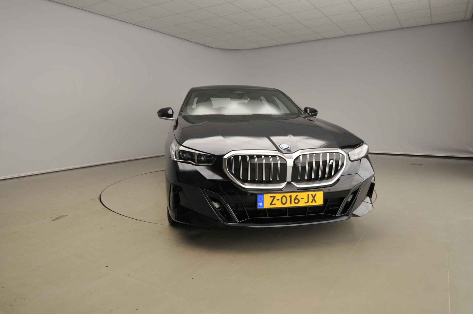 BMW i5 eDrive40 | M-Sportpakket | LED | Leder | HUD | Schuifdak | Trekhaak | Comfortzetels | DAB | Harman-kardon sound | Alu 19 inch - 6/59