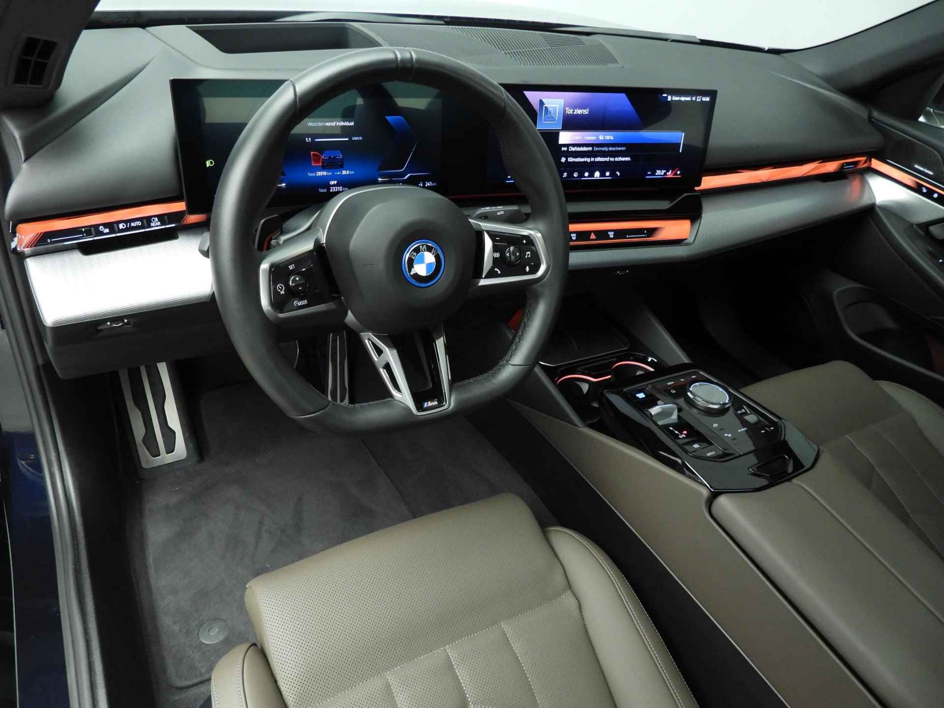 BMW i5 eDrive40 | M-Sportpakket | LED | Leder | HUD | Schuifdak | Trekhaak | Comfortzetels | DAB | Harman-kardon sound | Alu 19 inch - 7/59