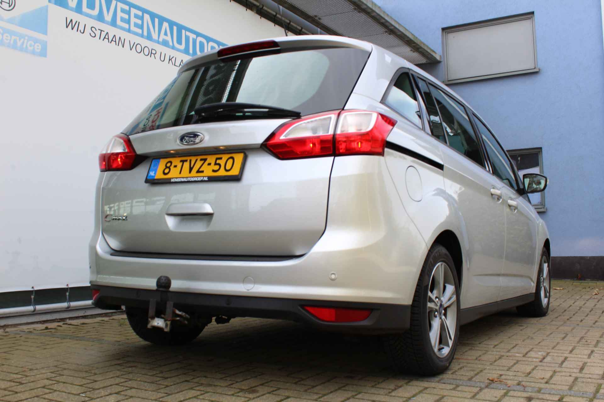 Ford Grand C-Max 1.0 Edition | Navigatie | Airco | Cruise controle | Parkeersensoren achter | Trekhaak | 16 Inch LMV | Verstelbare achterbank | Zonnescherm achter | Origineel NL auto | NAP | - 4/50