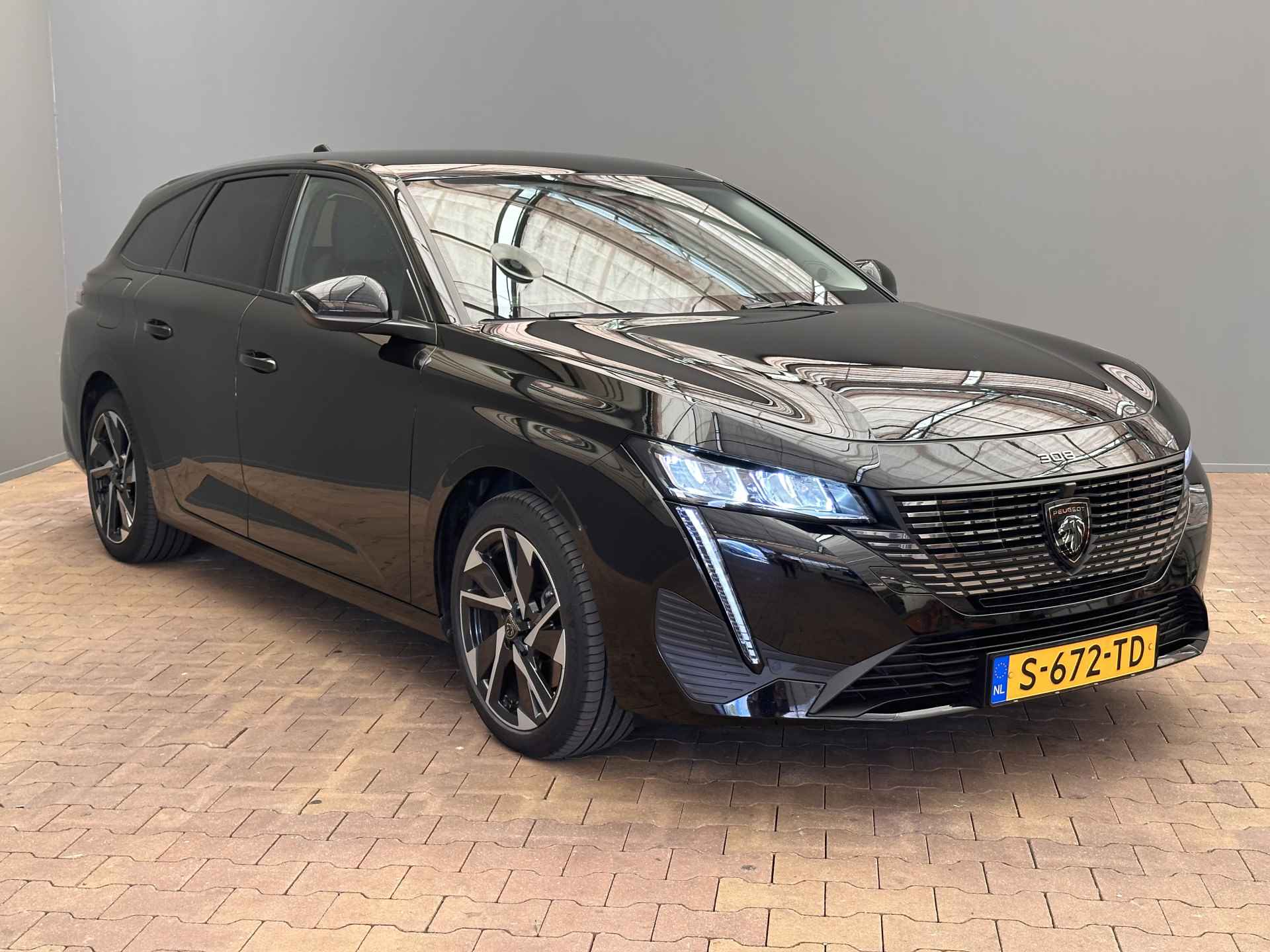 Peugeot 308 SW SW Allure Pack Business 1.2 130PK EAT8 Automaat | Trekhaak | Camera | Parkeersensoren Rondom | 17" Lichtmetaal | LED | Apple/Android Carplay | Navigatie | Leder/Stof - 10/24