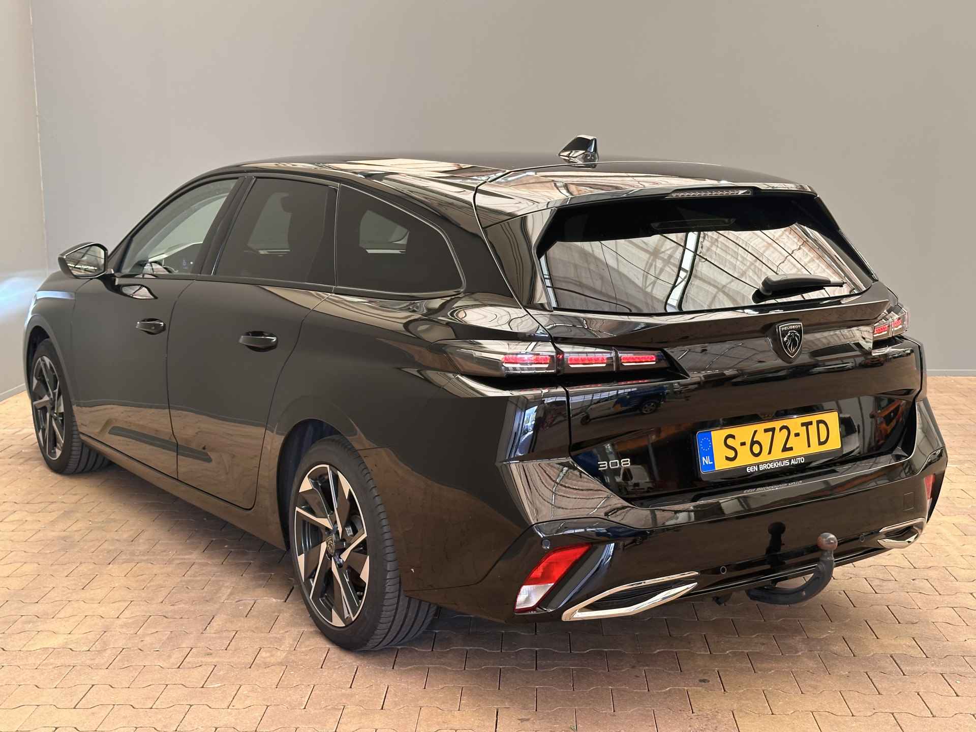 Peugeot 308 SW SW Allure Pack Business 1.2 130PK EAT8 Automaat | Trekhaak | Camera | Parkeersensoren Rondom | 17" Lichtmetaal | LED | Apple/Android Carplay | Navigatie | Leder/Stof - 11/24