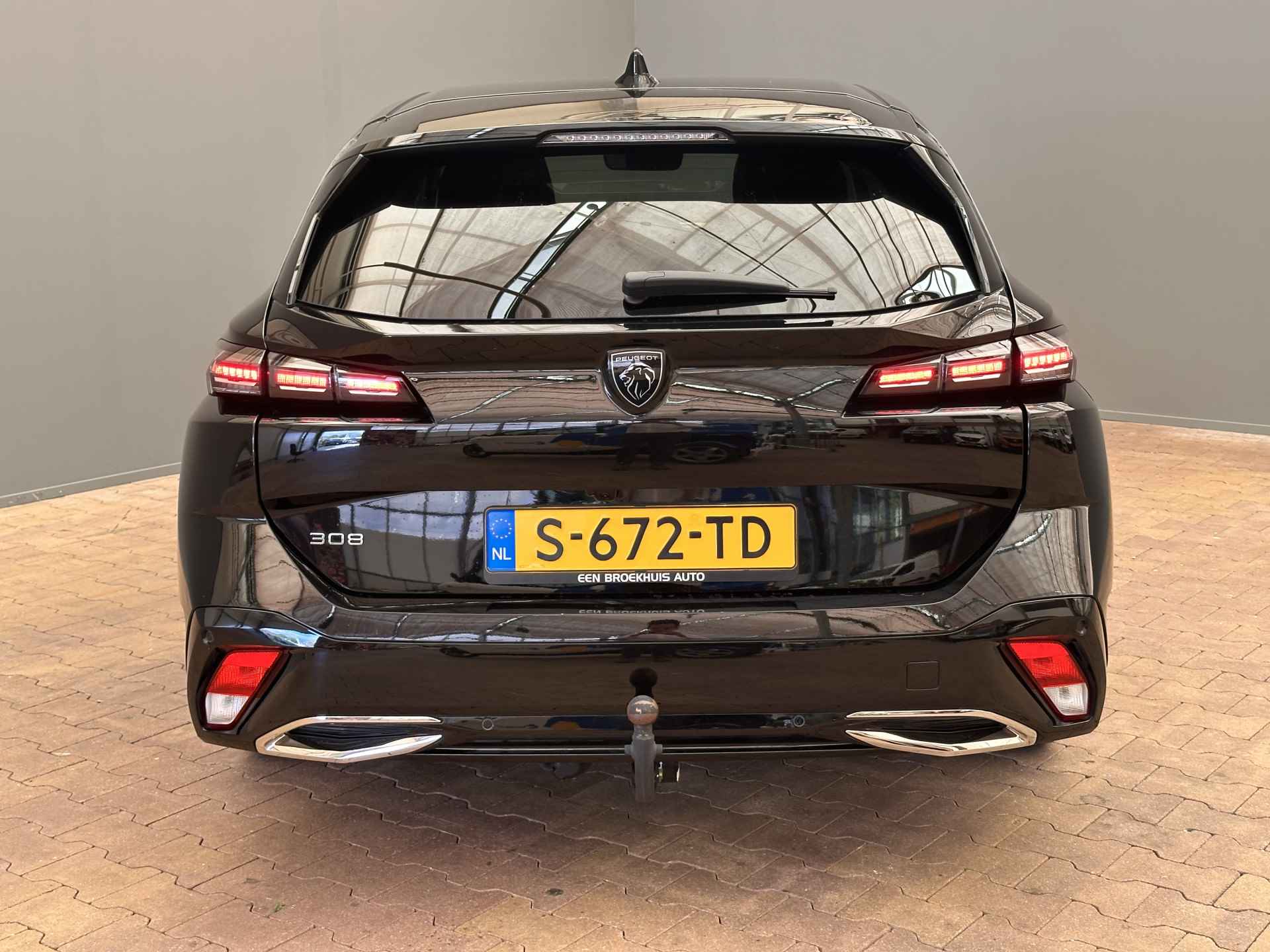 Peugeot 308 SW SW Allure Pack Business 1.2 130PK EAT8 Automaat | Trekhaak | Camera | Parkeersensoren Rondom | 17" Lichtmetaal | LED | Apple/Android Carplay | Navigatie | Leder/Stof - 14/24