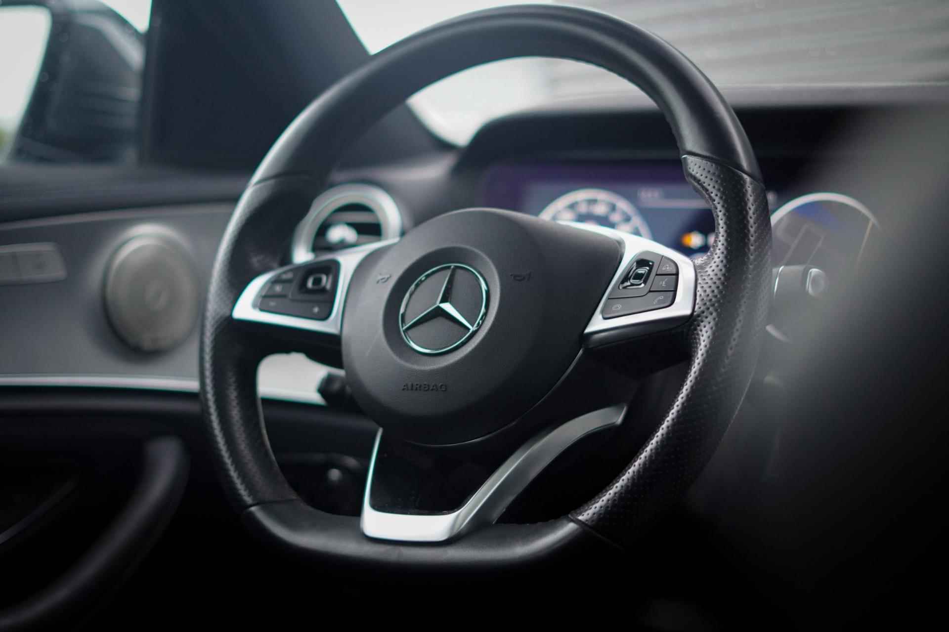 Mercedes-Benz E-klasse Estate 200 AMG / Pano / Widescreen / NL BTW Auto / 19'' - 31/49