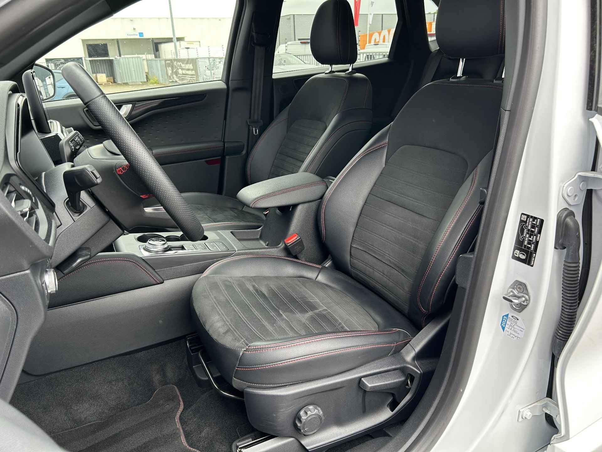 Ford Kuga 2.5 PHEV ST-Line X | Plug-In | Pano | Leder | Keyless | Adaptive Cruise Control | Climate Control | Virtual Cockpit | Lane Assist | Apple Carplay/Android Auto | Camera | Led - 11/41