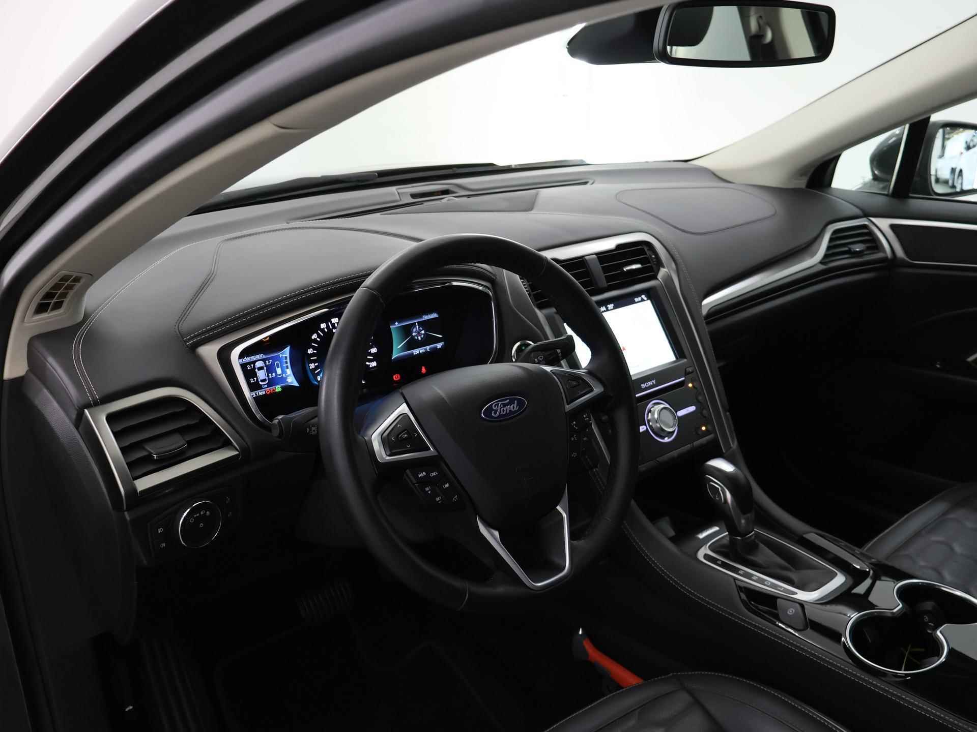 Ford Mondeo 2.0 IVCT HEV Vignale | LED koplampen | Lederen interieur | Stoelverwarming | Navigatie | - 8/45