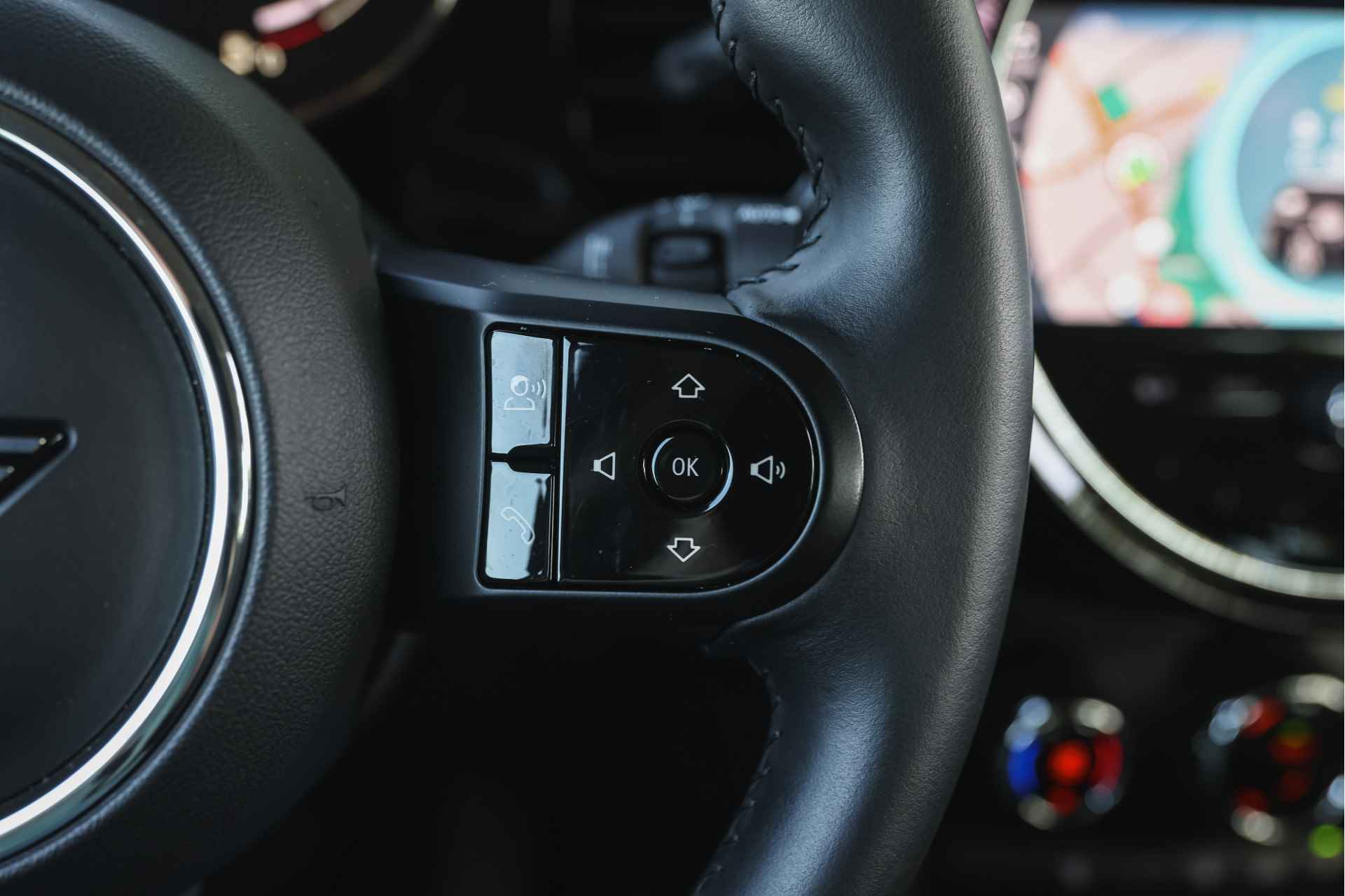 MINI Hatchback Cooper Classic Automaat / Sportstoelen / Cruise Control / LED / PDC achter / Navigatie / Airconditioning / Multifunctioneel stuurwiel - 16/29