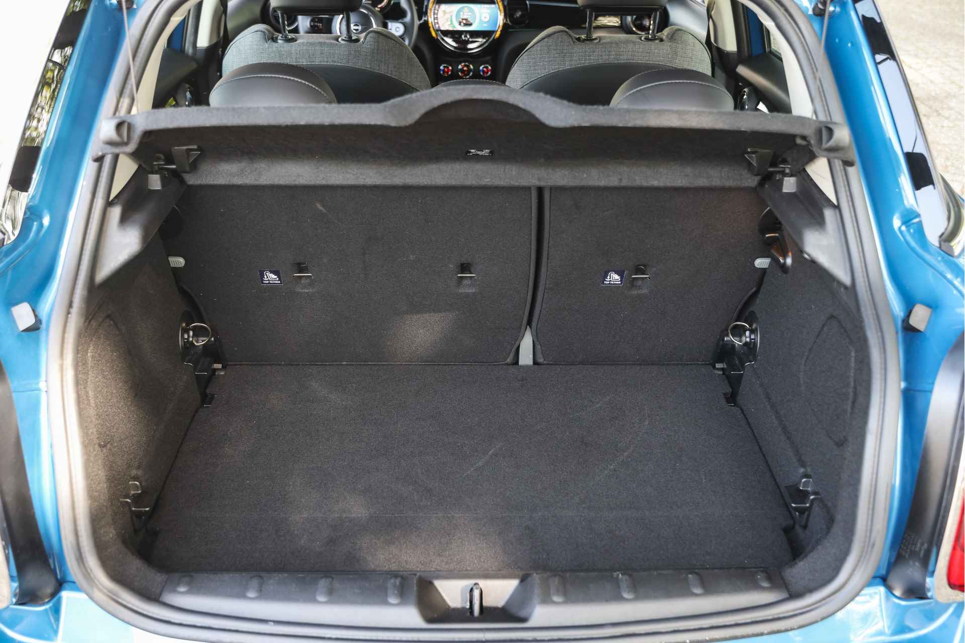 MINI Hatchback Cooper Classic Automaat / Sportstoelen / Cruise Control / LED / PDC achter / Navigatie / Airconditioning / Multifunctioneel stuurwiel - 29/29